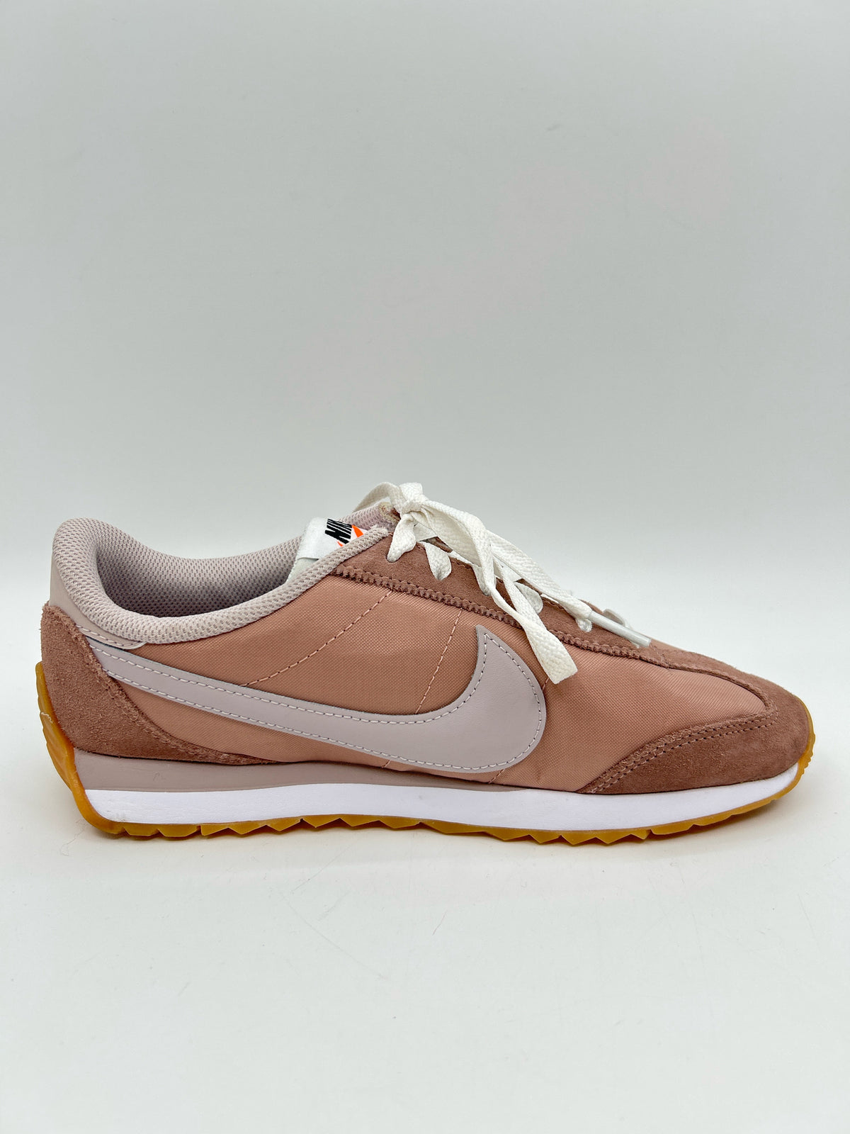NIKE Size 7.5 Rose Pink Women Sneakers