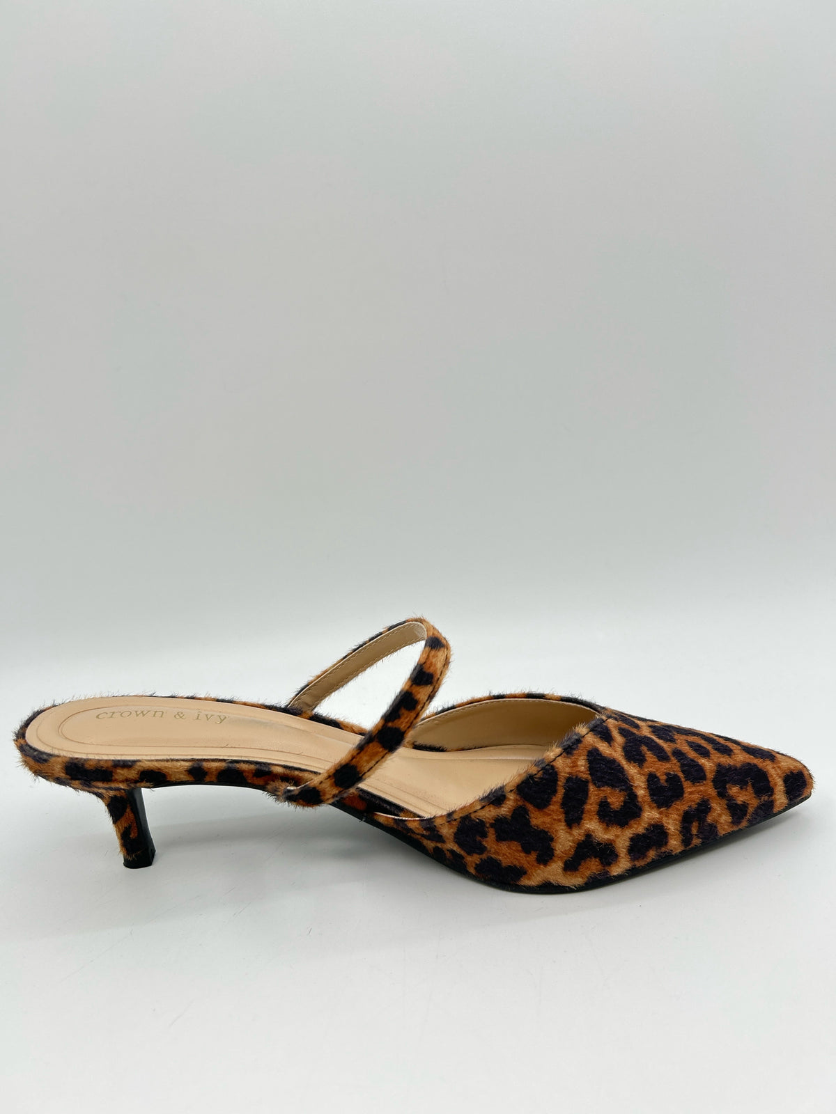 CROWN & IVY Size 9 Animal Print Women Pumps