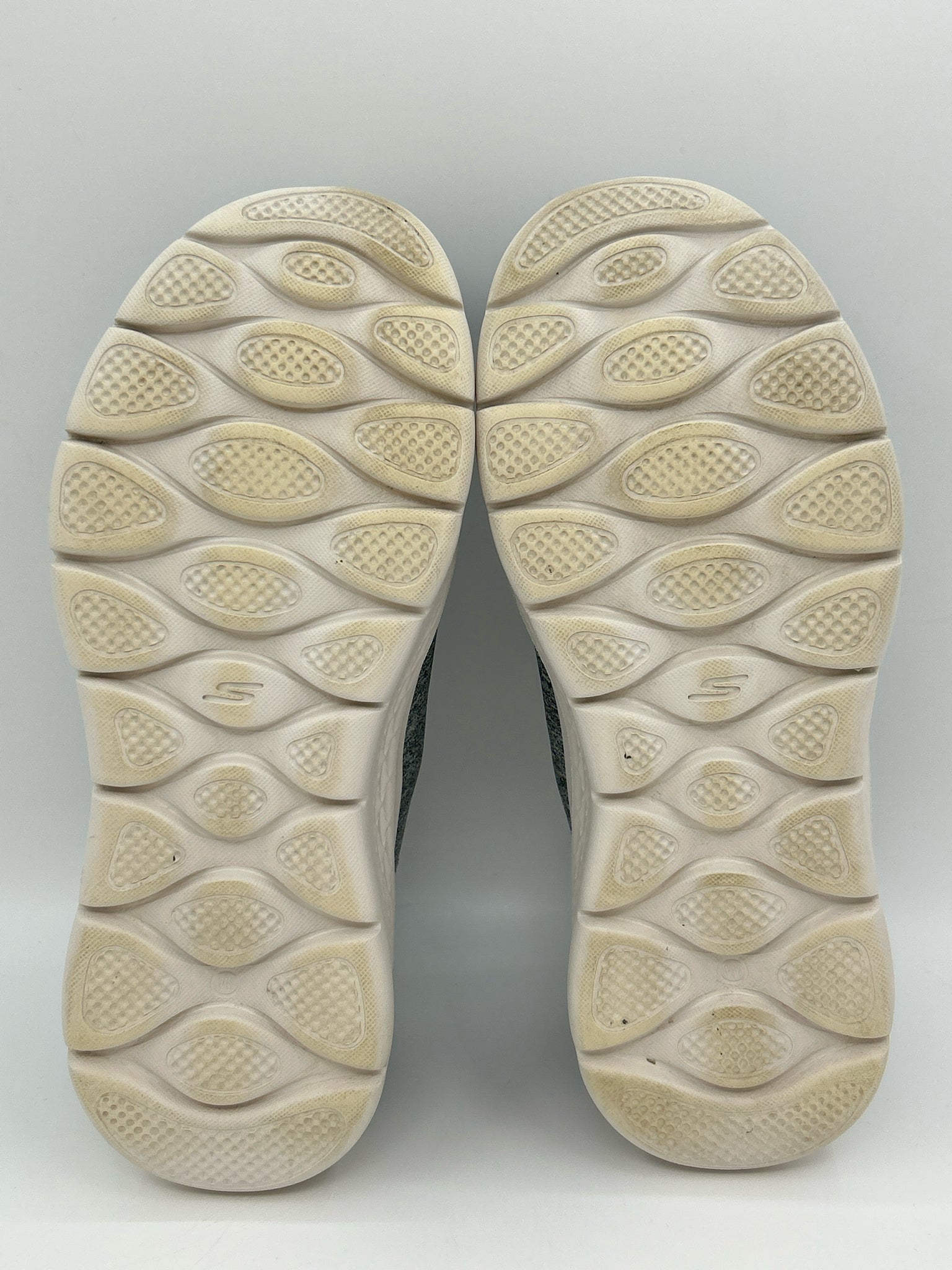 skechers Size 7.5 Grey Women Sneakers