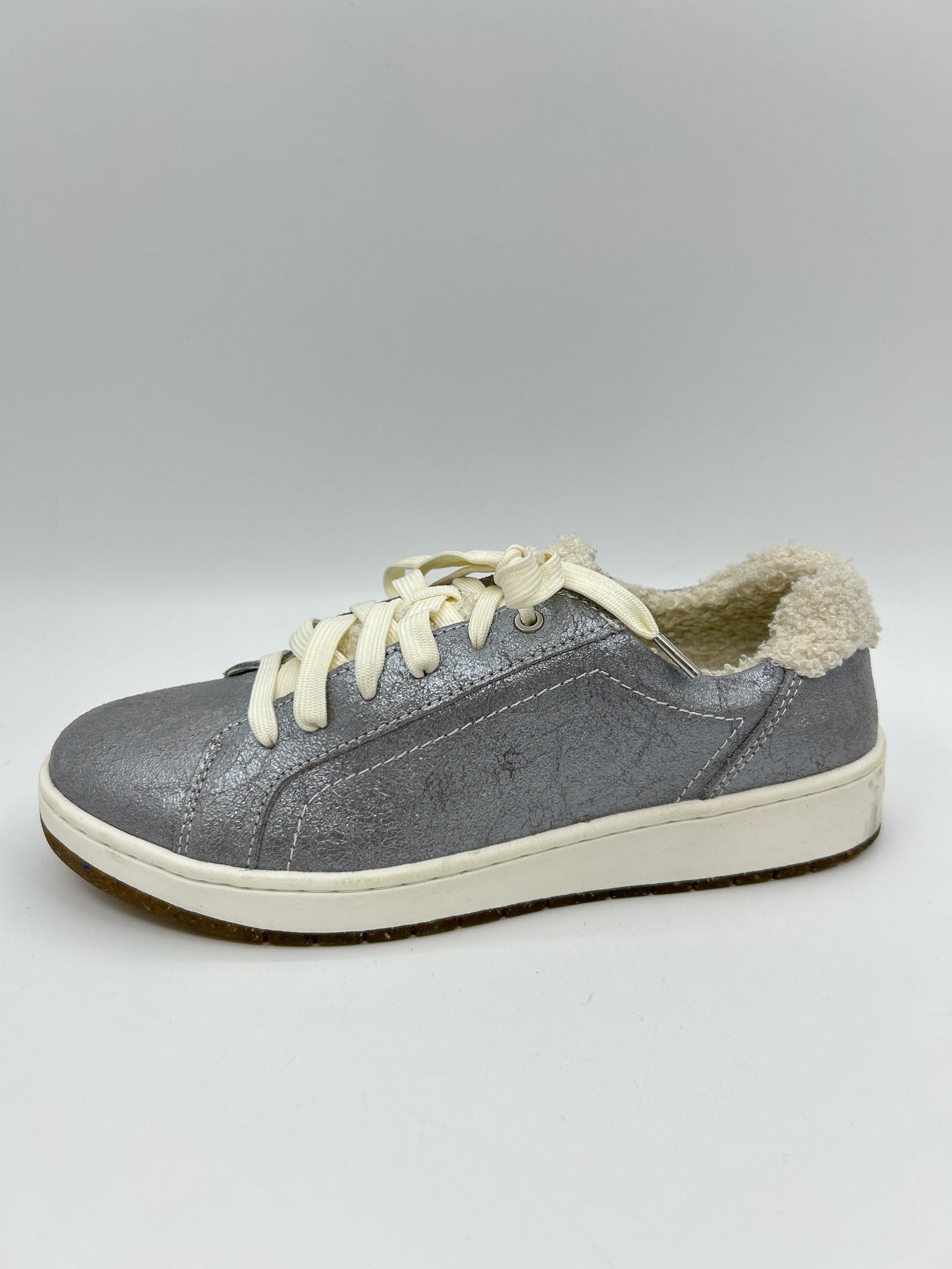 AETREX Size 7 METALLIC SILVER Women Sneakers