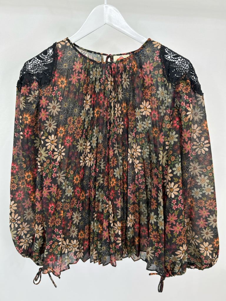 FARM RIO Size M Black Floral Women's Blouse