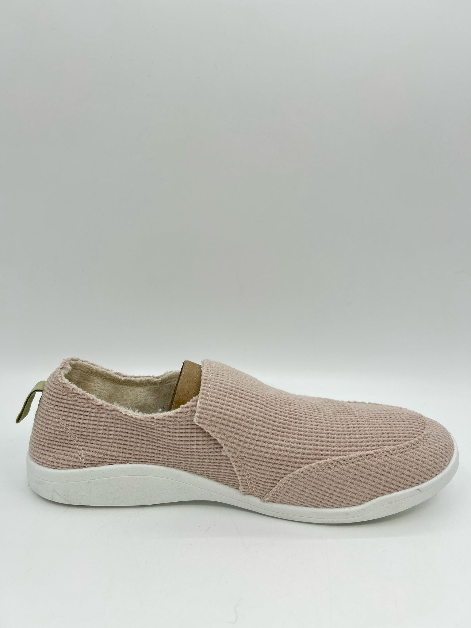 Vionic Beach Size 8.5 Cream Women Sneakers