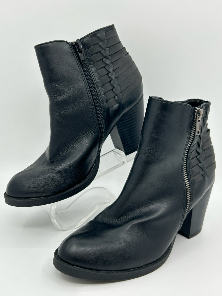 SUGAR Women Size 6M Black Booties