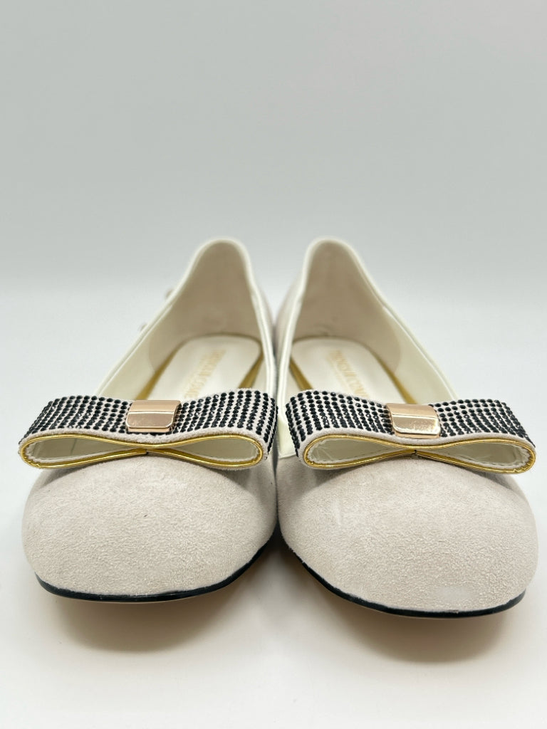 THINGS ll COME Women Size 8.5M off white Flats