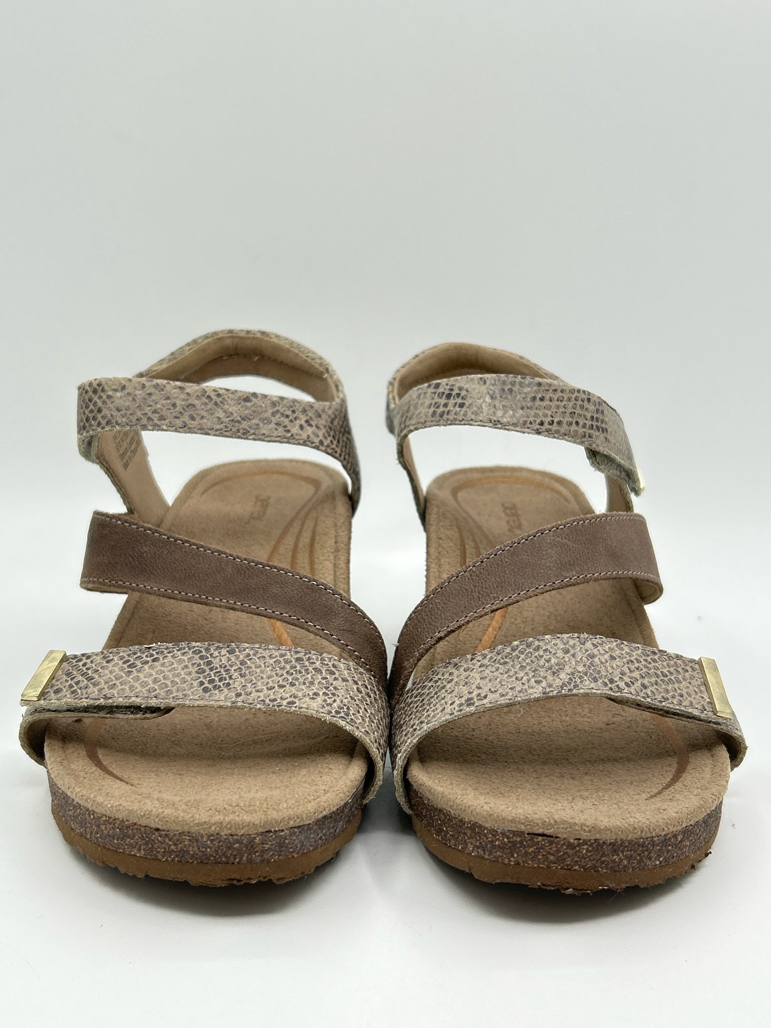 AETREX Size 8.5 Tan Women Sandal