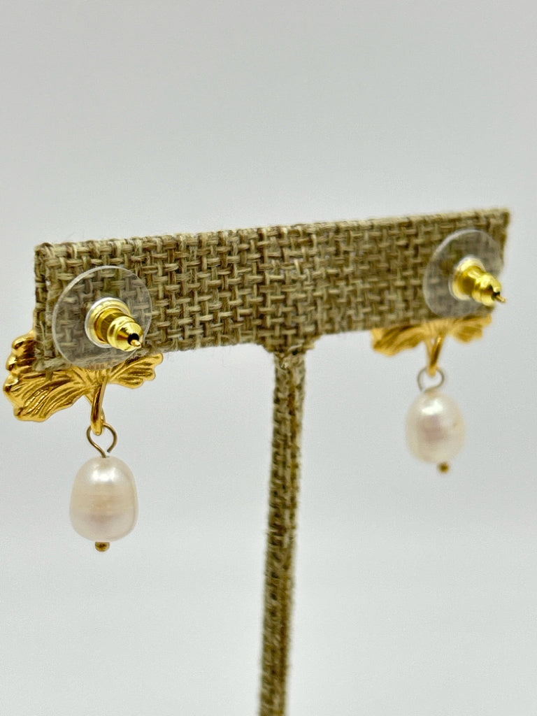 EYE CANDY Women NIB Gold Earrings