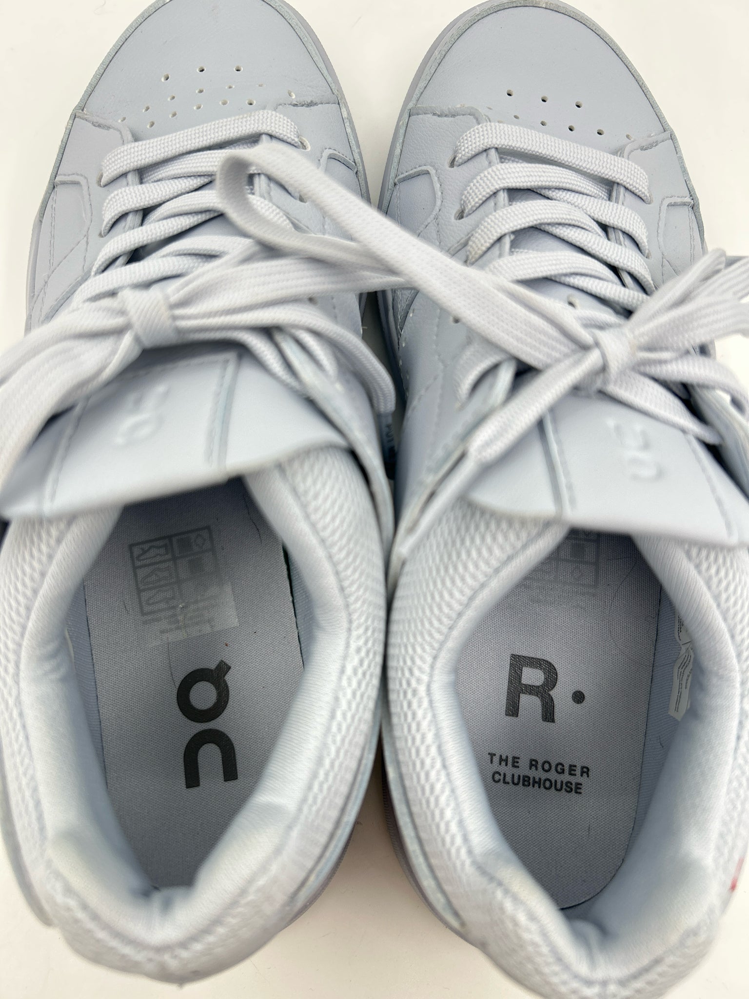 ON CLOUD Size 8 Baby Blue Women Sneakers