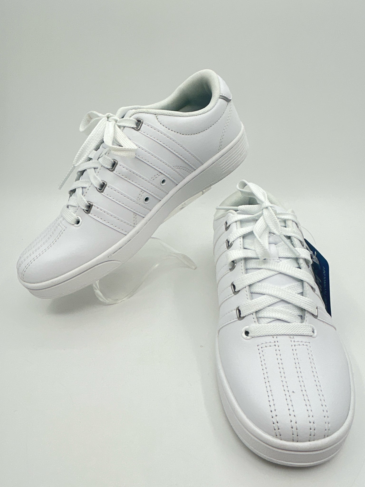 K SWISS NWT Size 7 White Women Sneakers