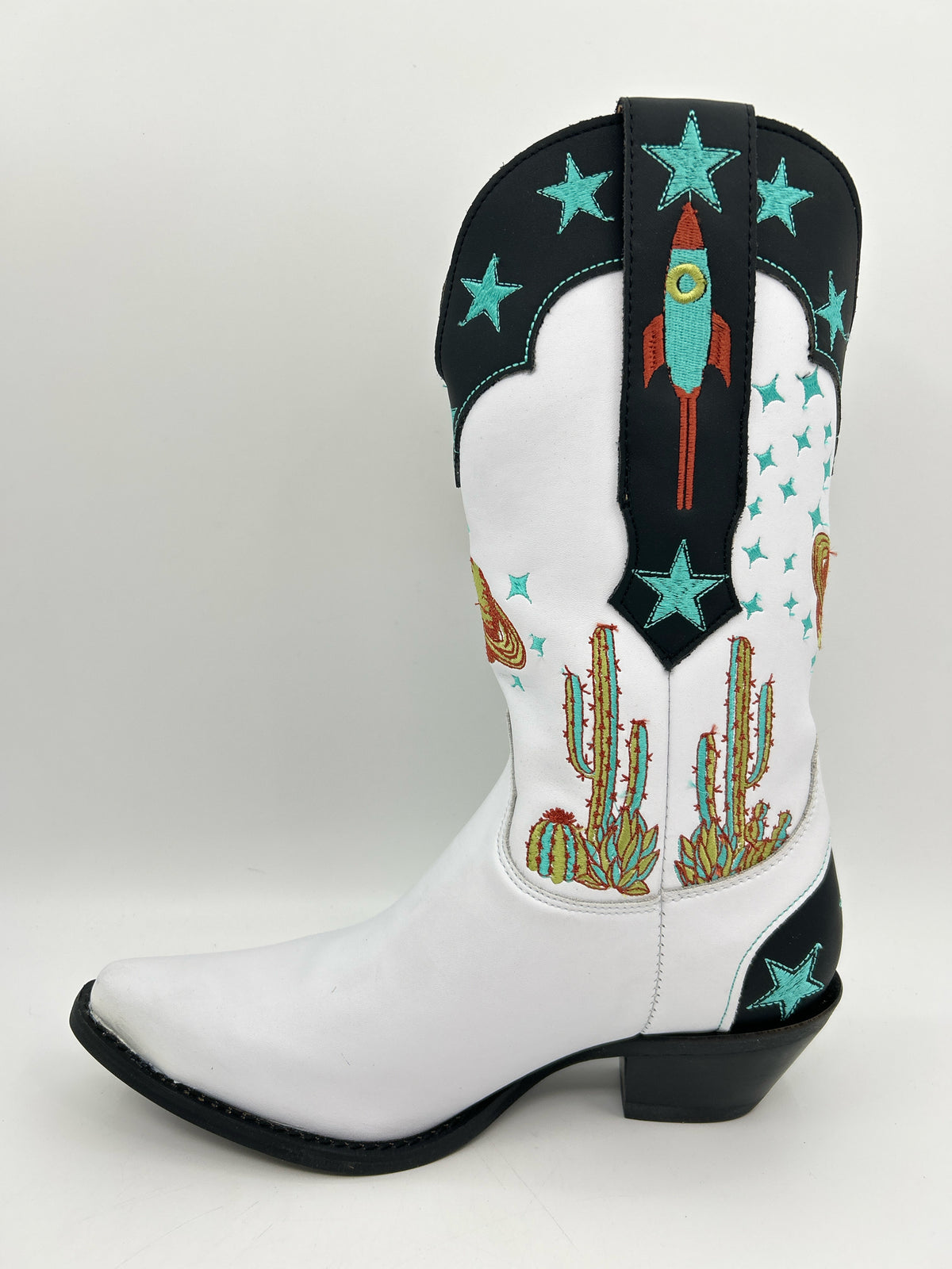 DINGO Size 7.5M White Women Boots
