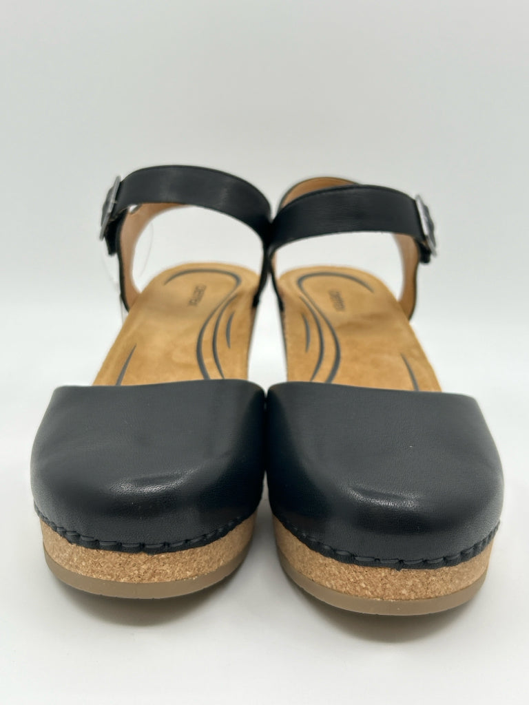 AETREX Size 9/9.5 Black Finley Women's Clogs NIB