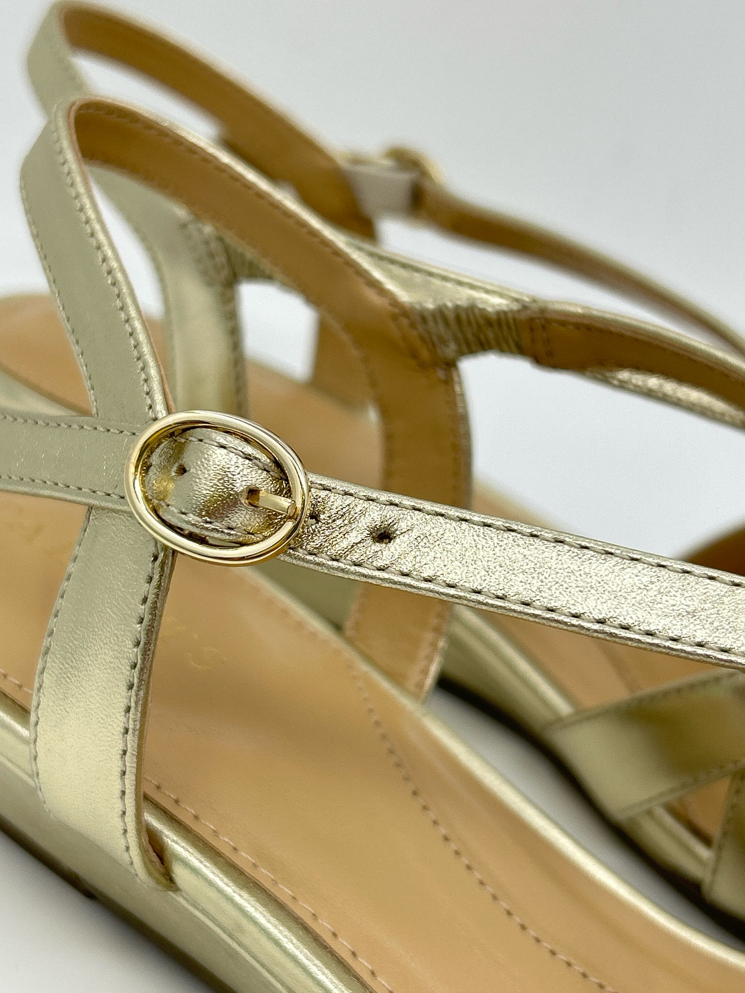 TALBOTS Size 9M gold metallic Women Sandal