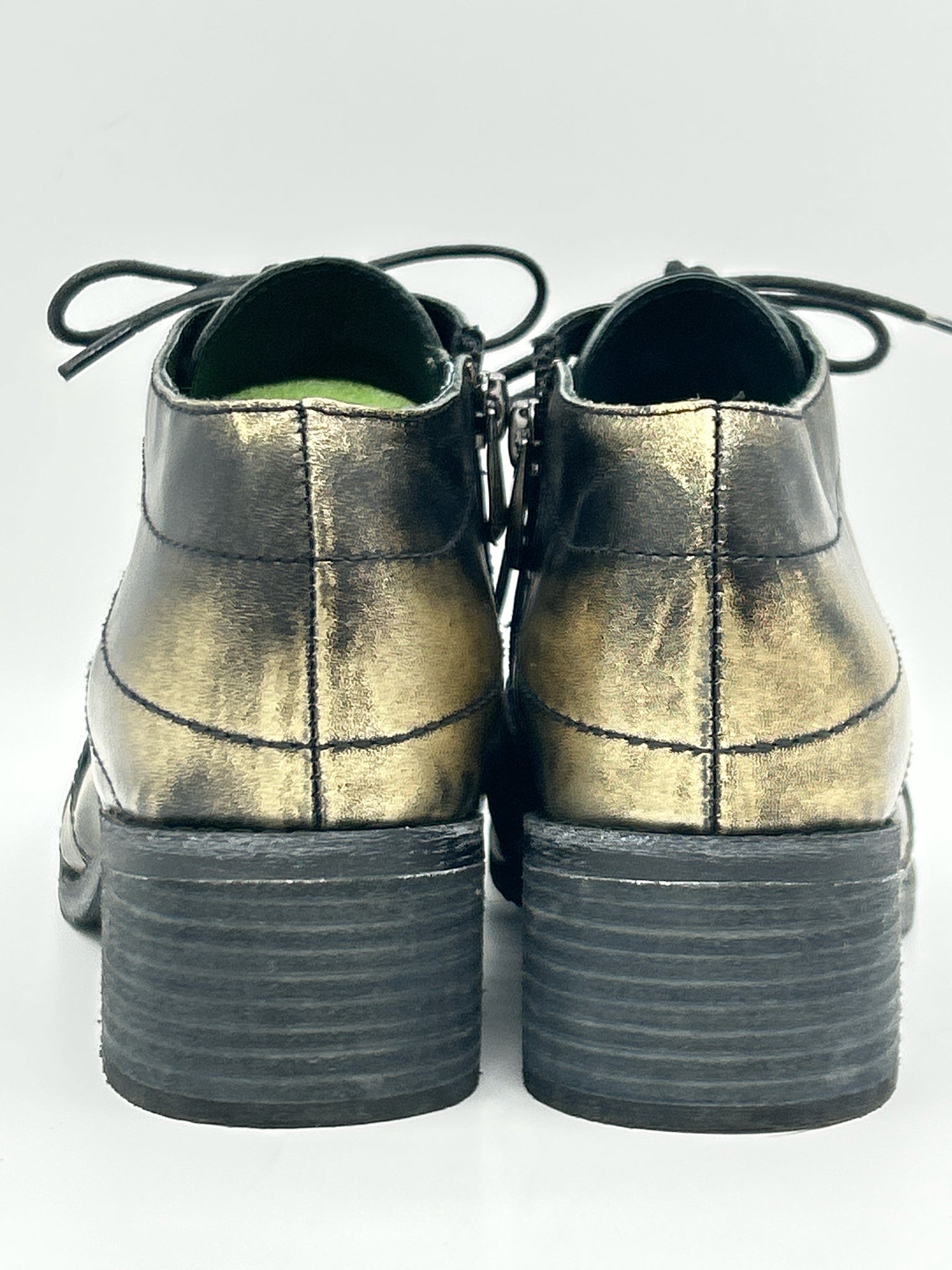 ANTELOPE Size 40 BLACK AND GOLD Women Booties