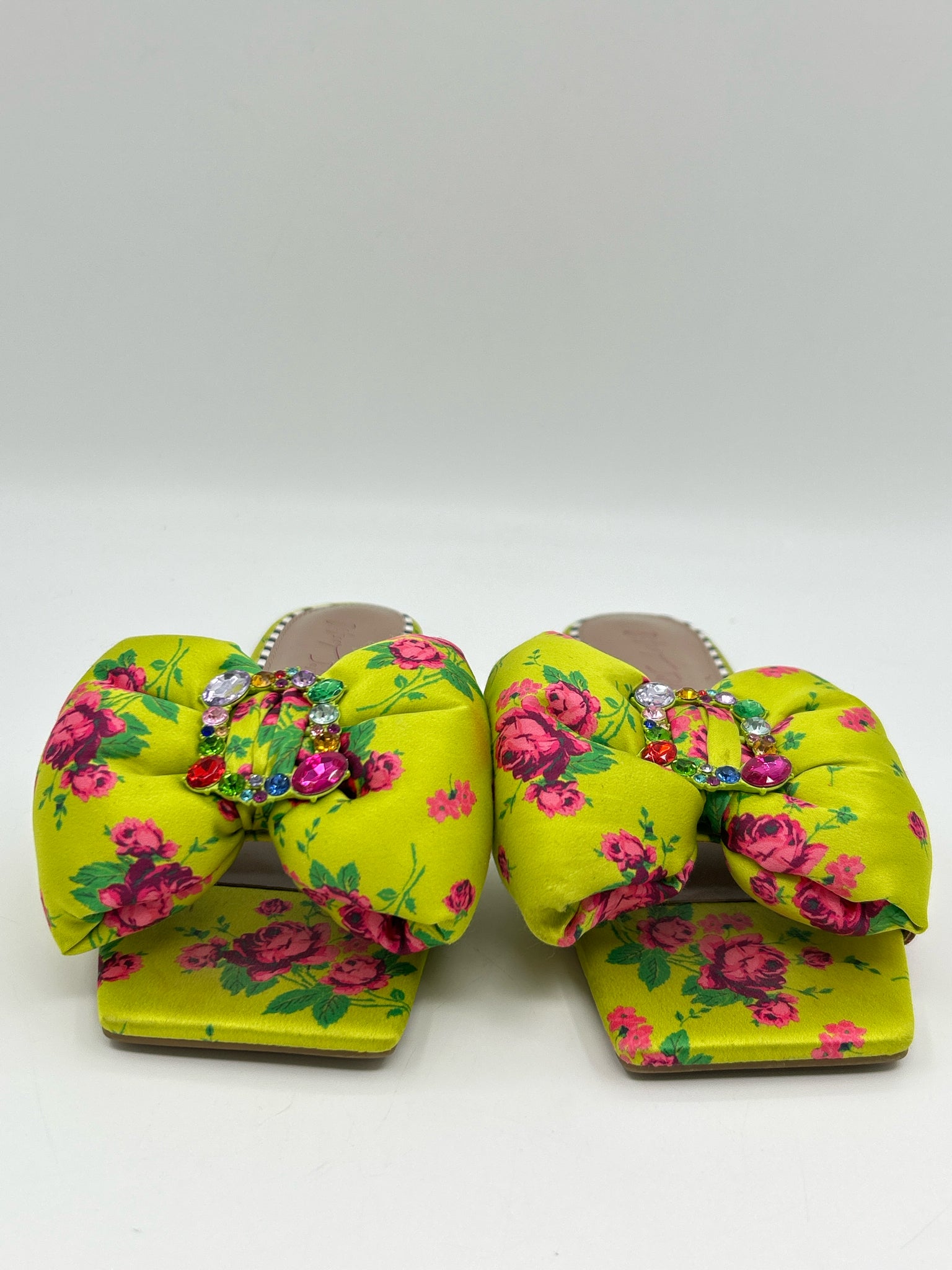 BETSEY JOHNSON Size 8.5M Chartreuse Women Sandal