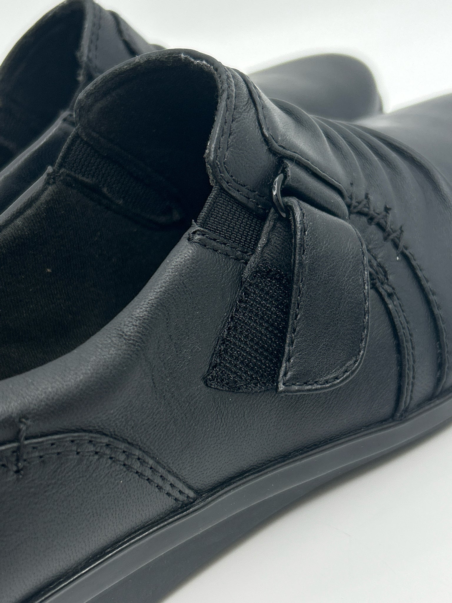 CLARKS Size 7 Black Women Shoes