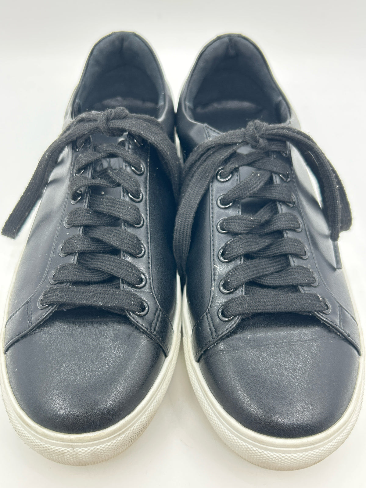 Vaila Size 9 Black Women Sneakers