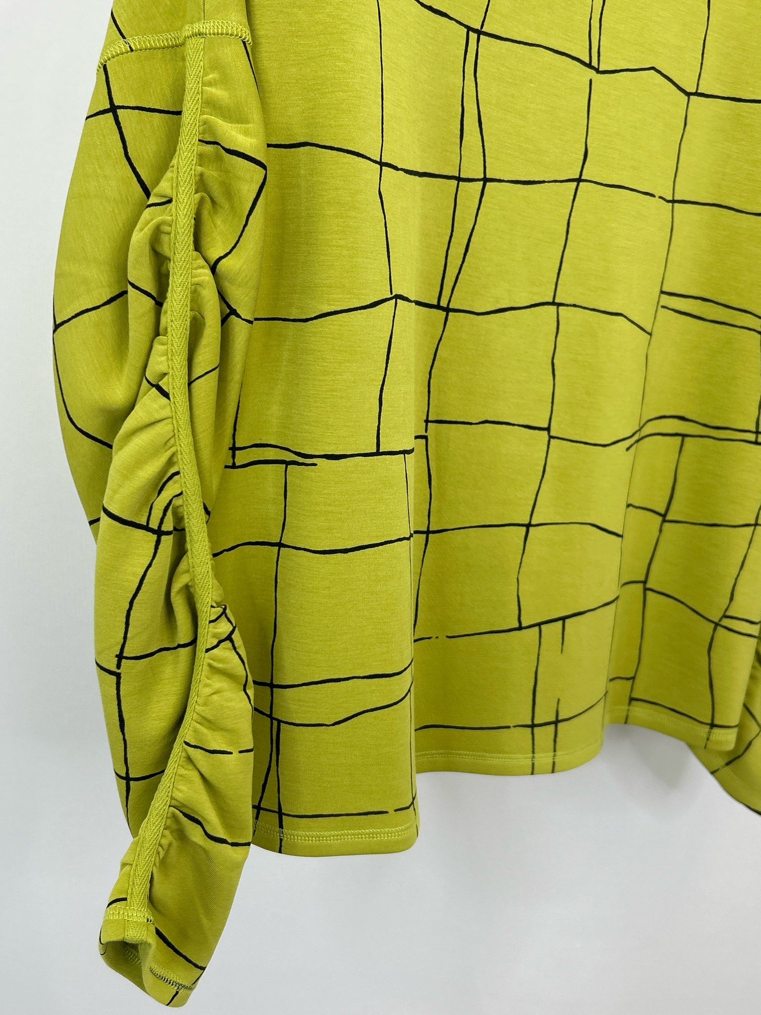 OLIVIA BY HABITAT CLOTHES Size S GREEN AND BLACK Women Pullover