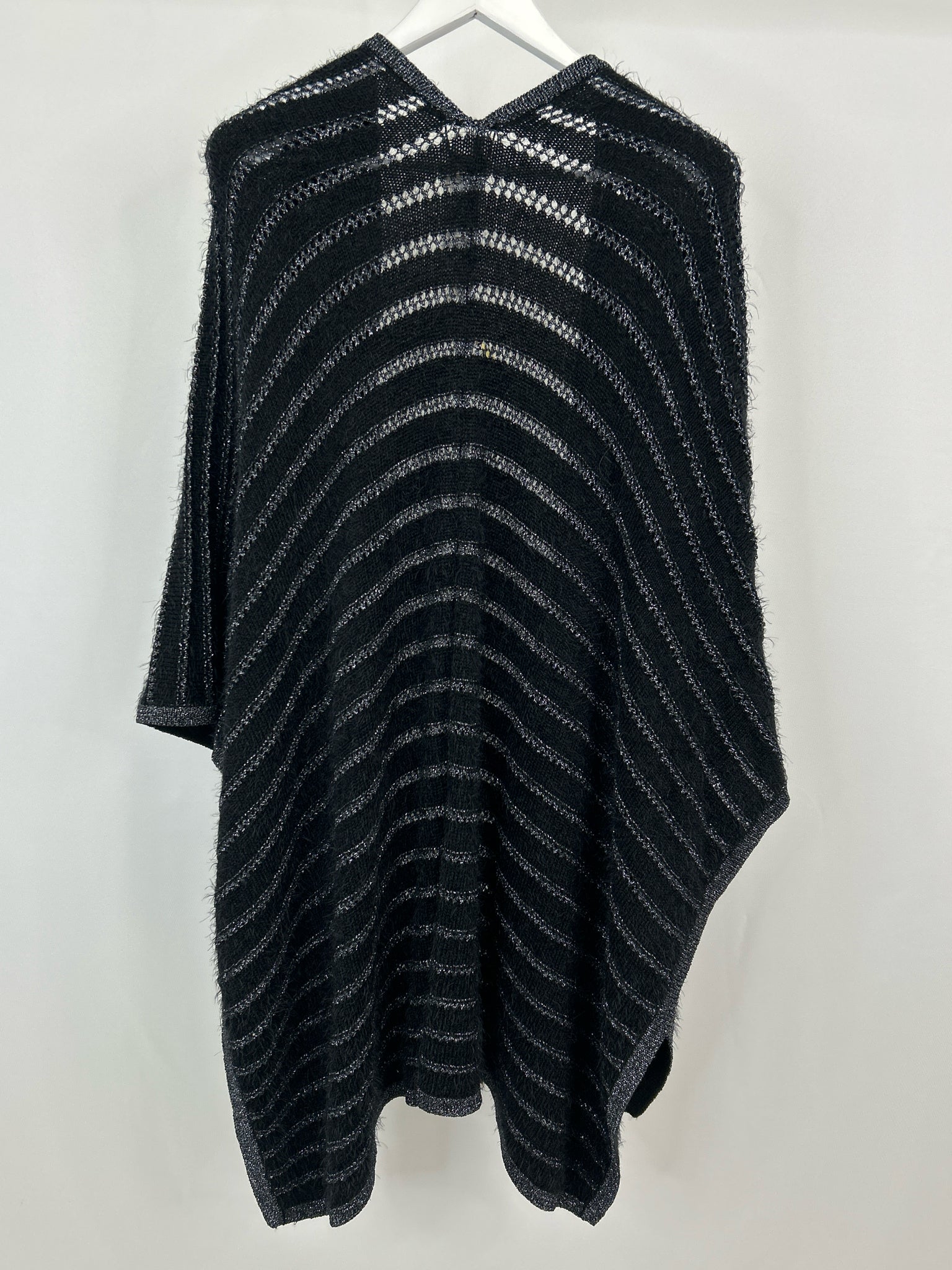 SOMA Size One Size Black and Silver Women Wrap
