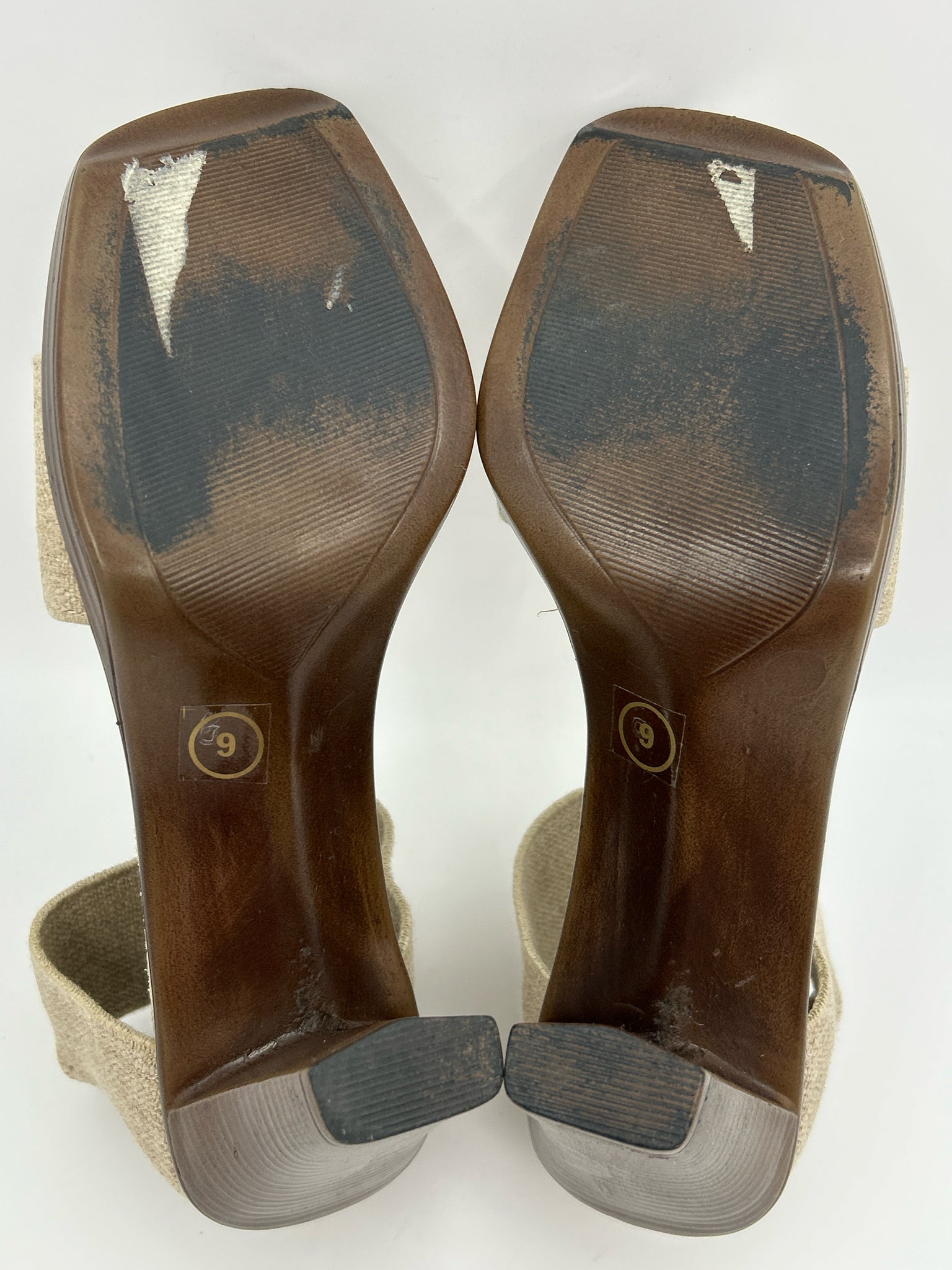 CHARLESTON SHOE COMPANY Size 9 Beige Women Sandal