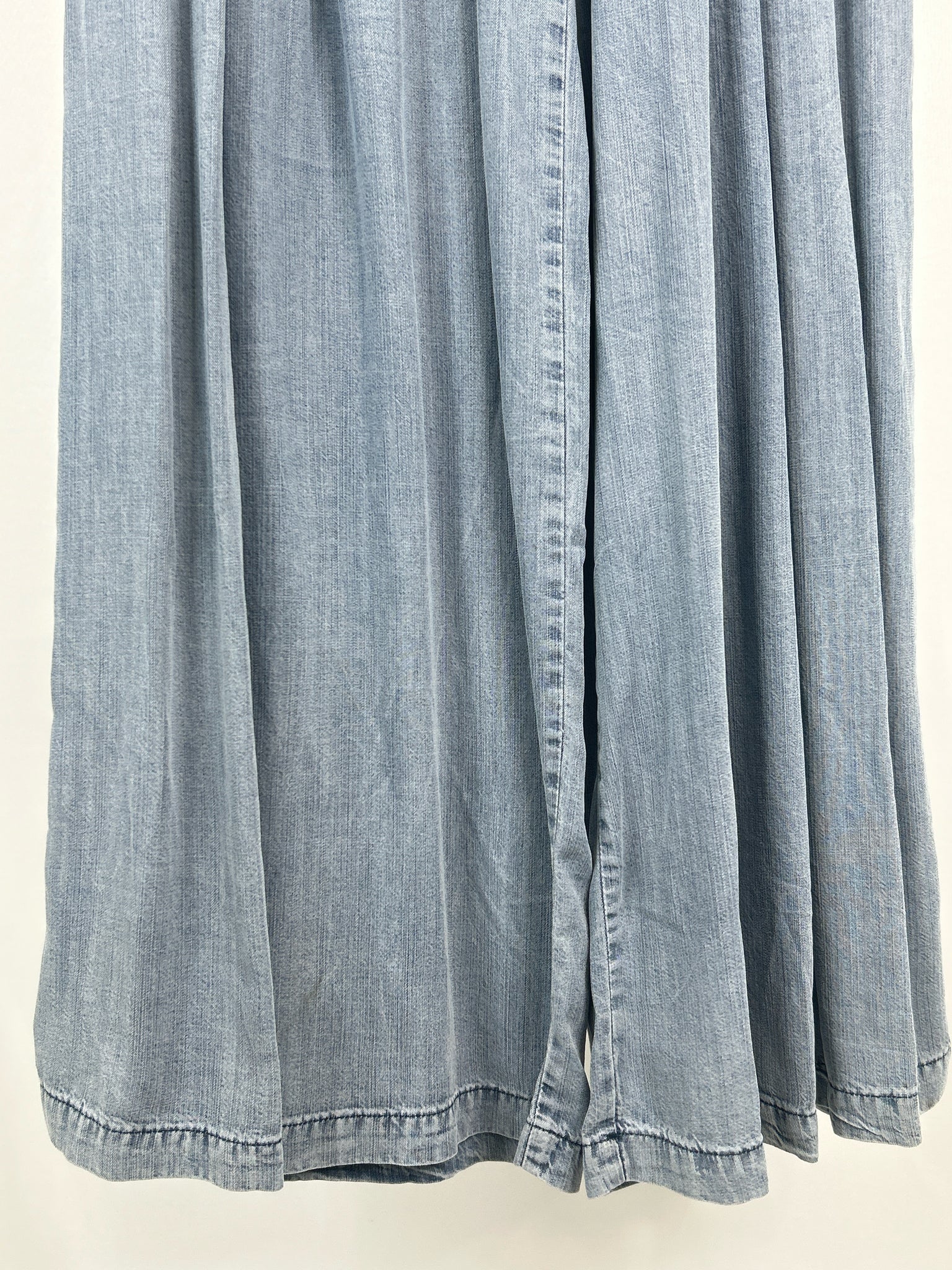 Aaron & Amber Size S CHAMBRAY Women Pants