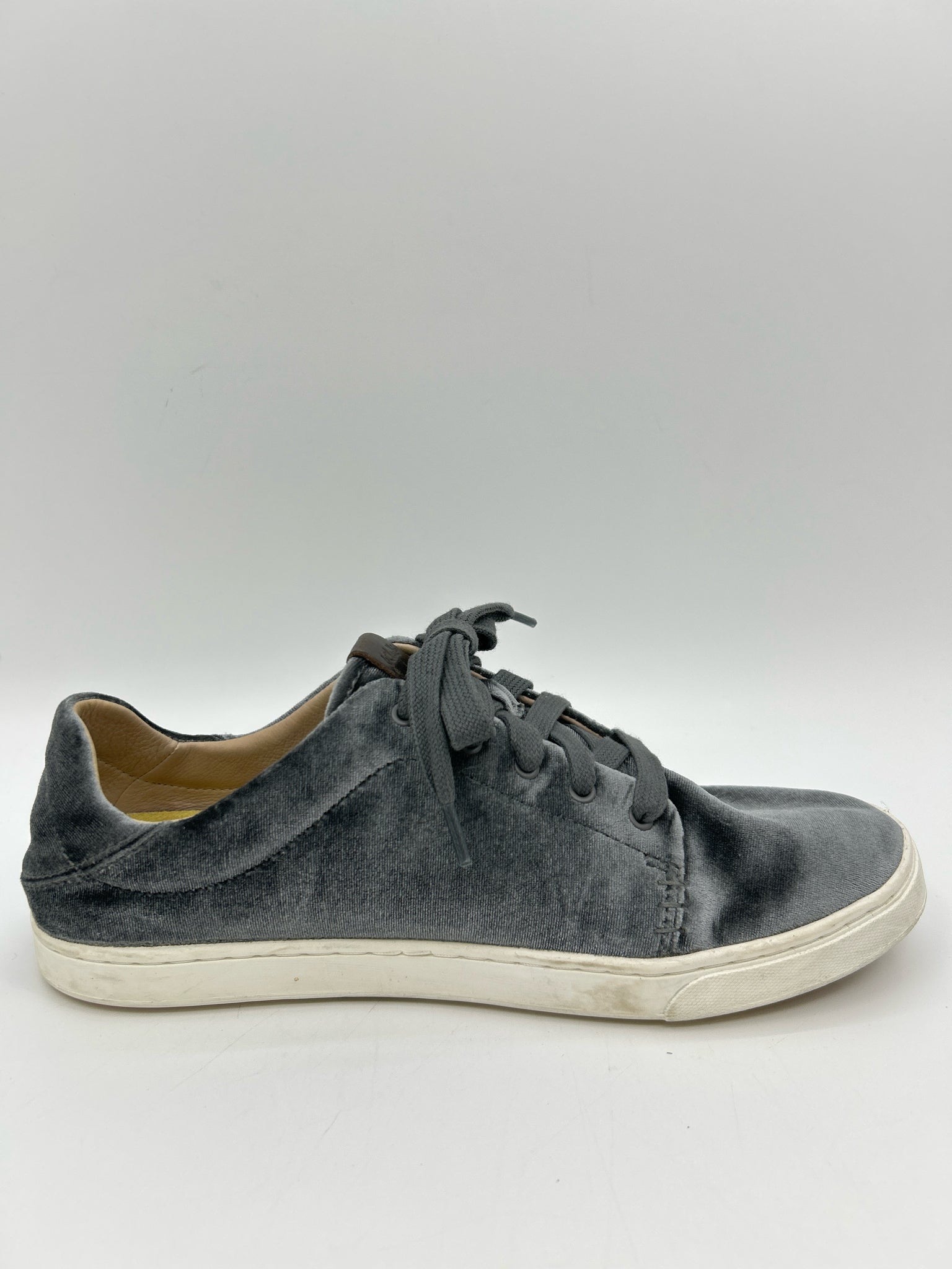 OLU KAI Size 9W Grey Women Sneakers