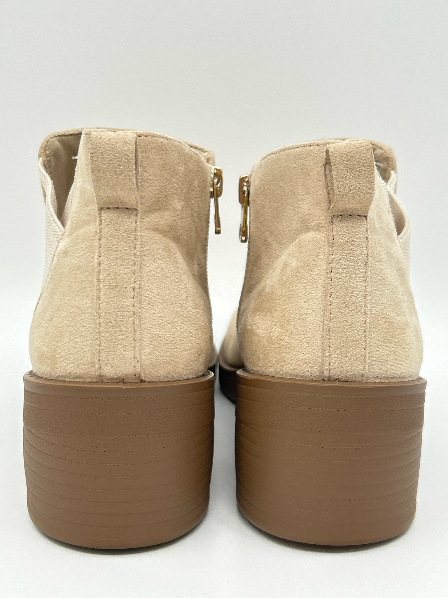BZEES Size 9M Beige Women Booties