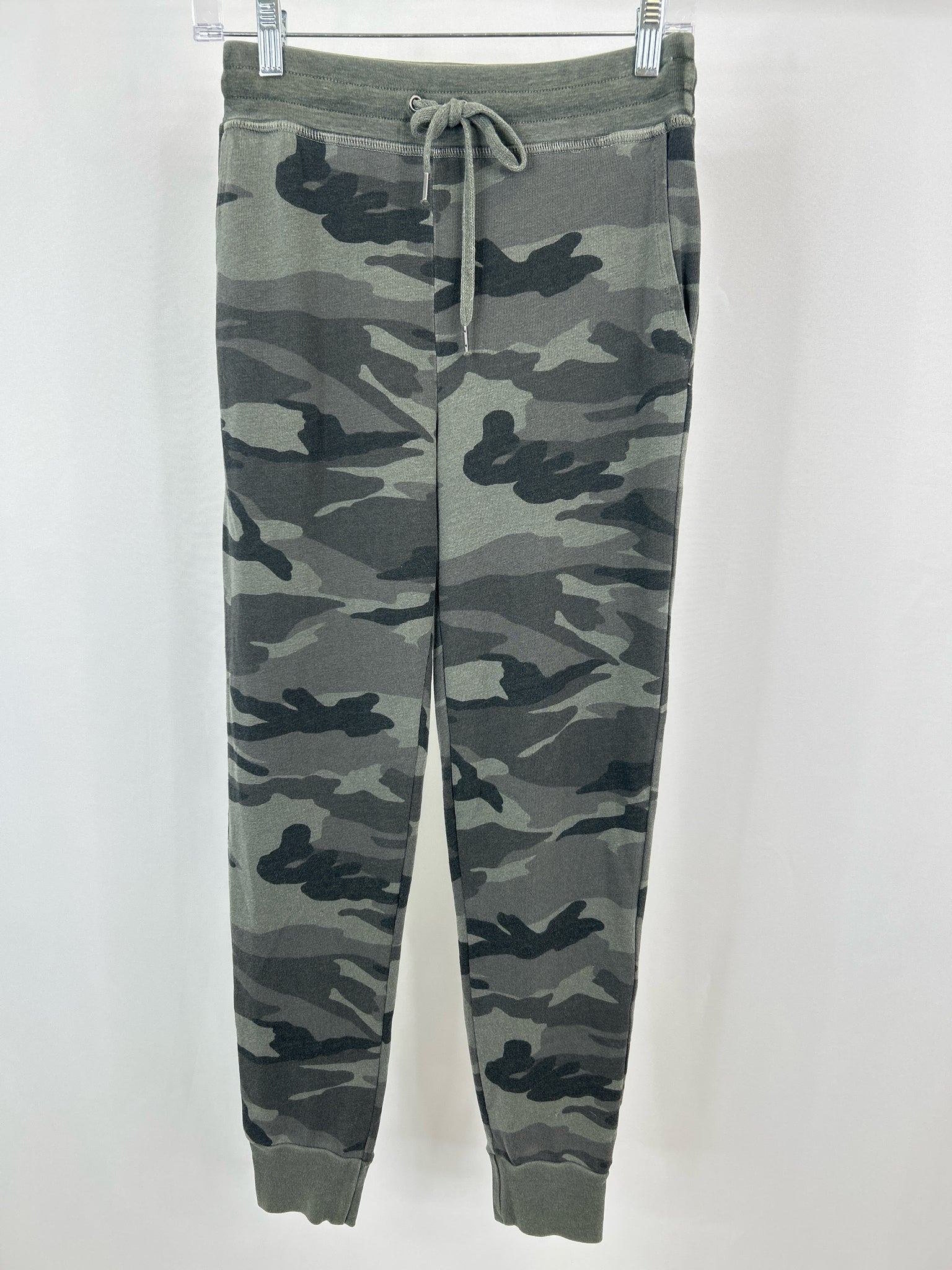 SPLENDID Size XS Grey Camo Women Pants