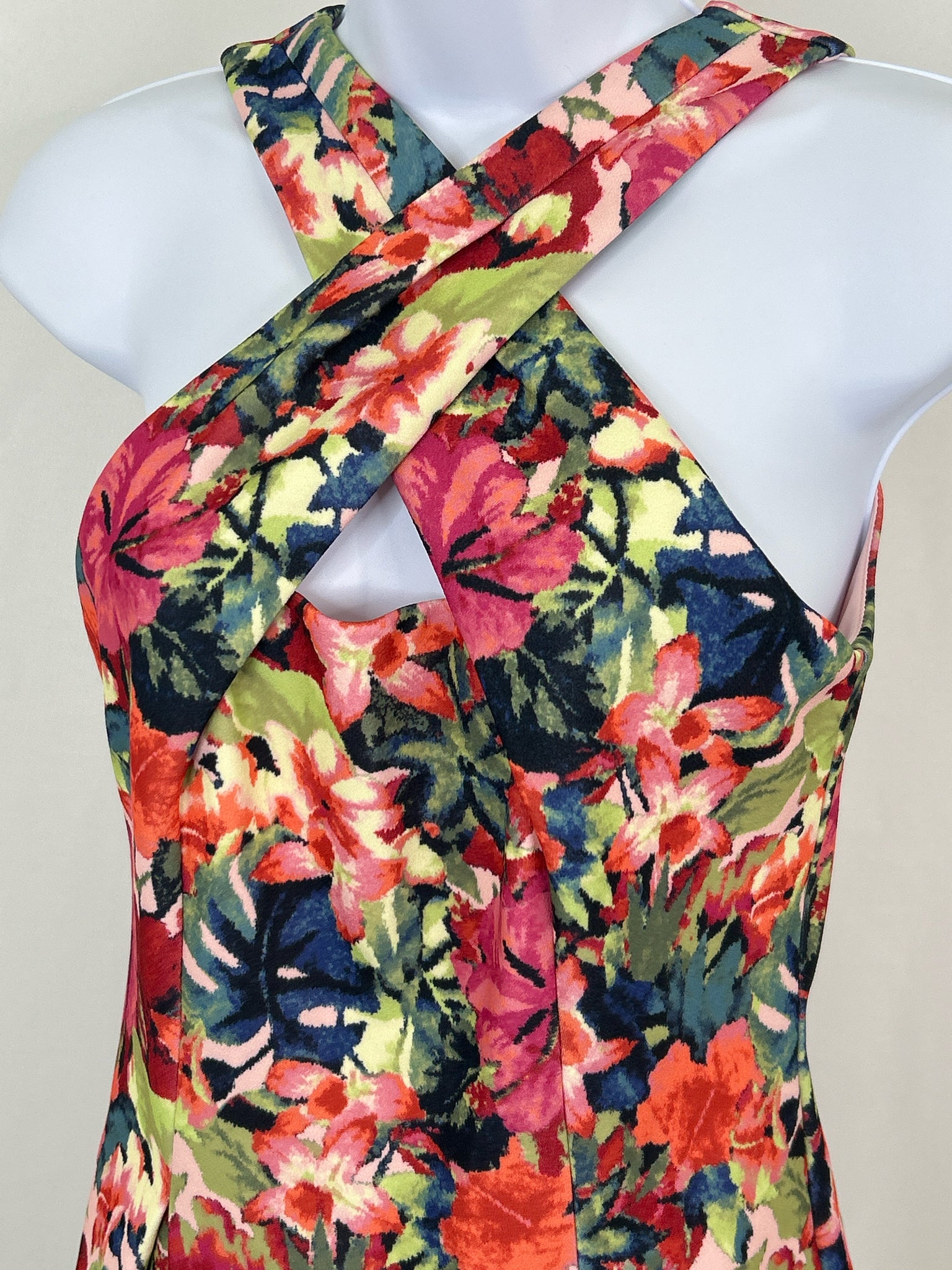VINCE CAMUTO Size 4P Pink floral Women Dress
