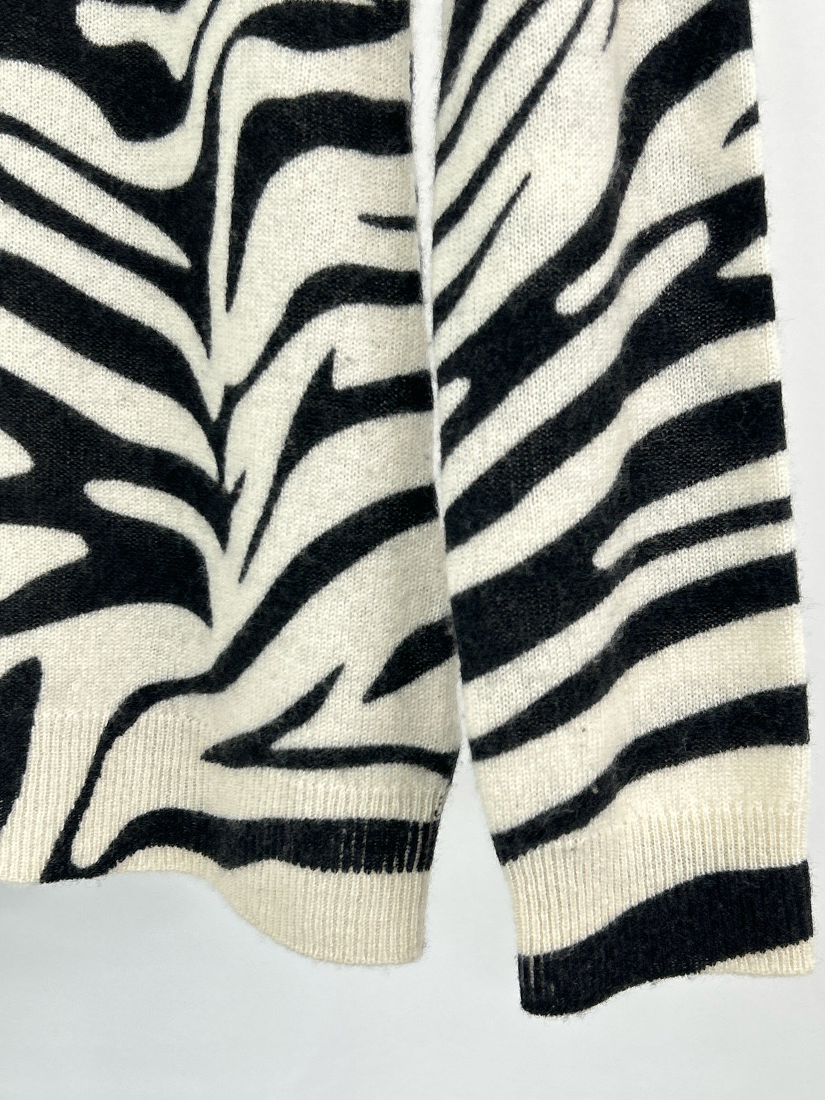 CHARTER CLUB Size M White and black Women Sweater