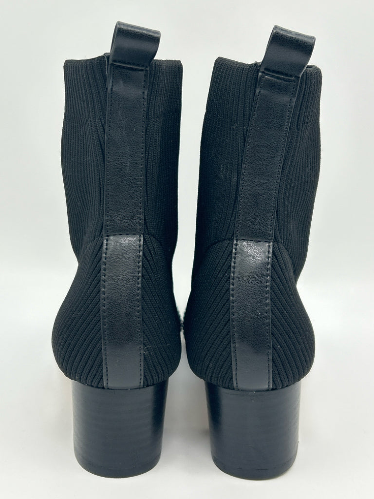 CUSHIONAIRE Size 8.5M Black Booties