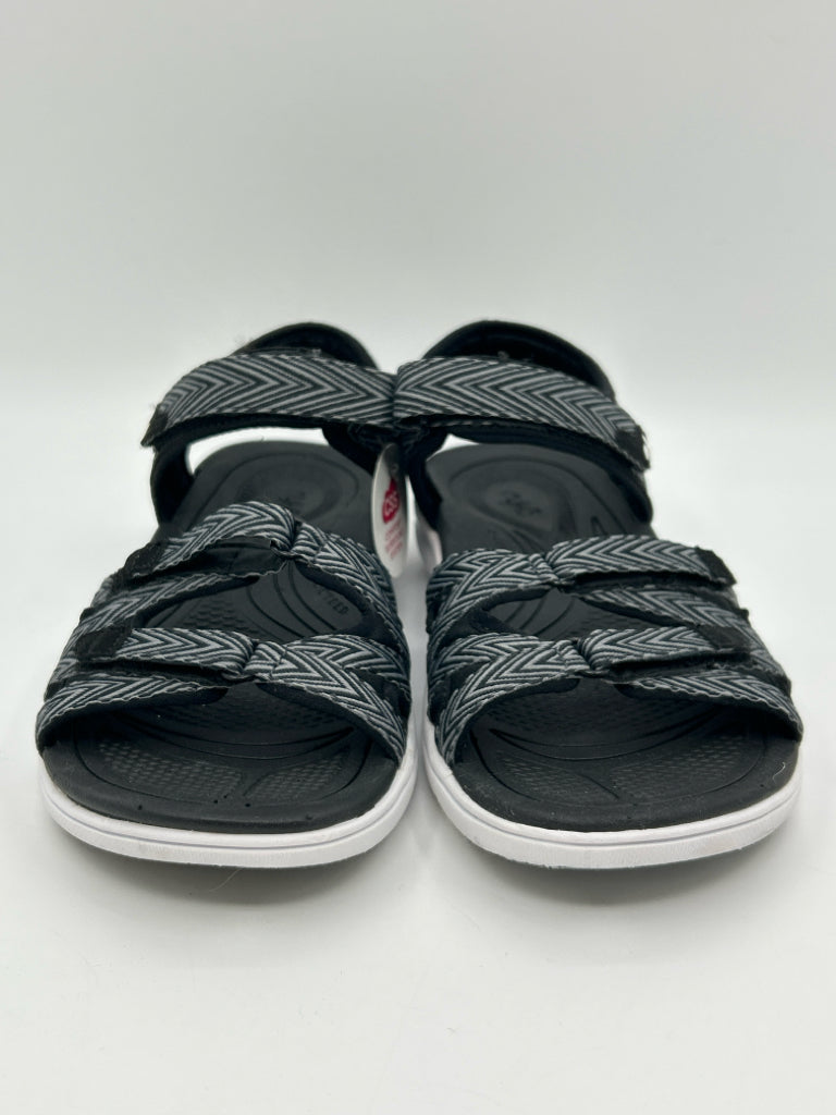 RYKA Size 7.5 Black and White Sandal