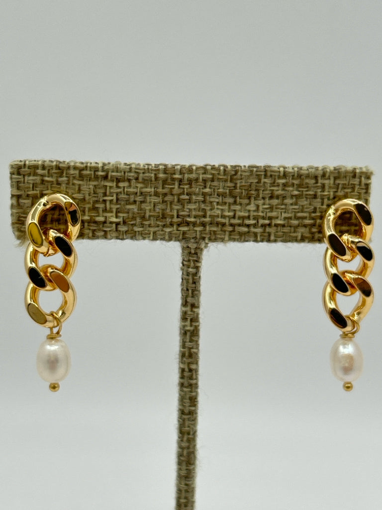 EYE CANDY Size One Size Gold and White Earrings