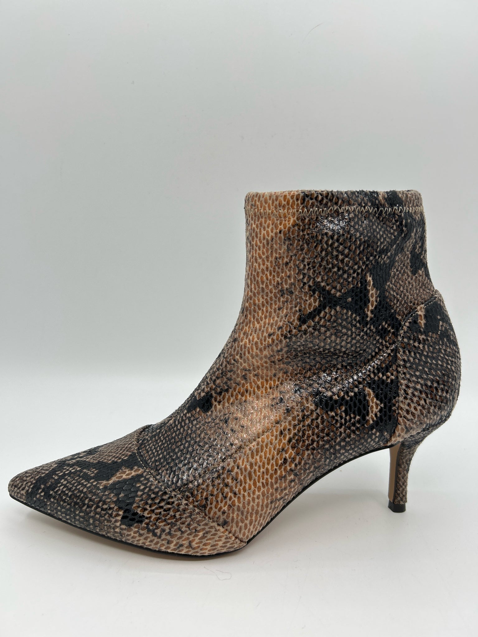 CHARLES DAVID Size 7.5M Brown Print Women Booties