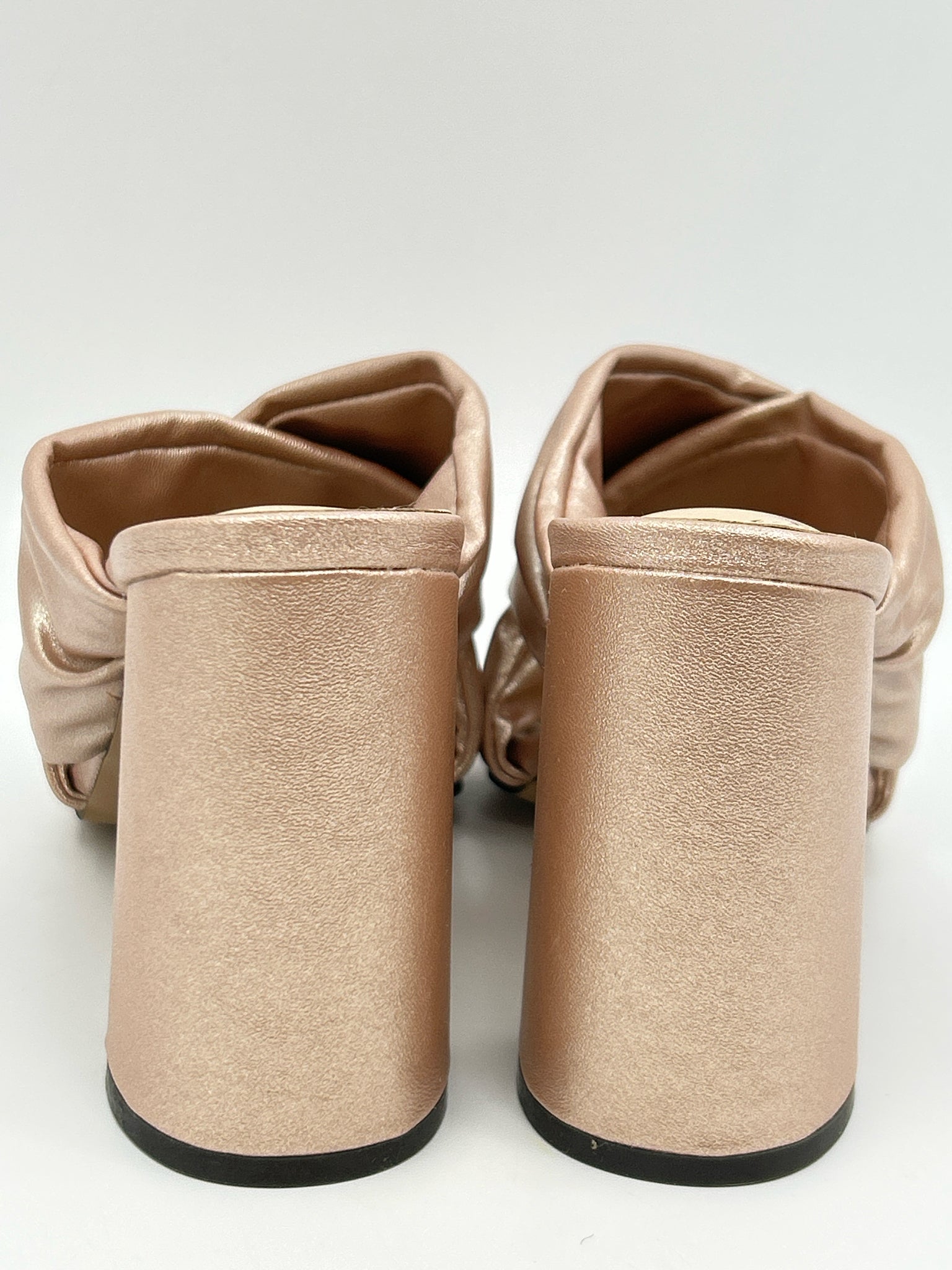 ADRIENNE VITTADINI Size 8M Champagne Women Pumps