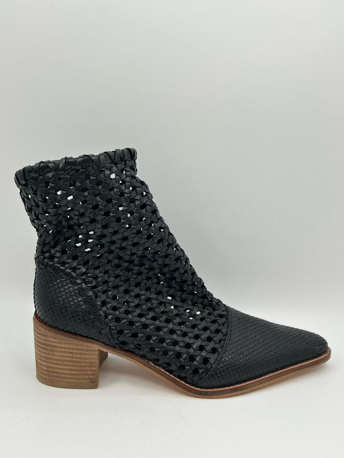 FREE PEOPLE Size 39 Black Women Booties
