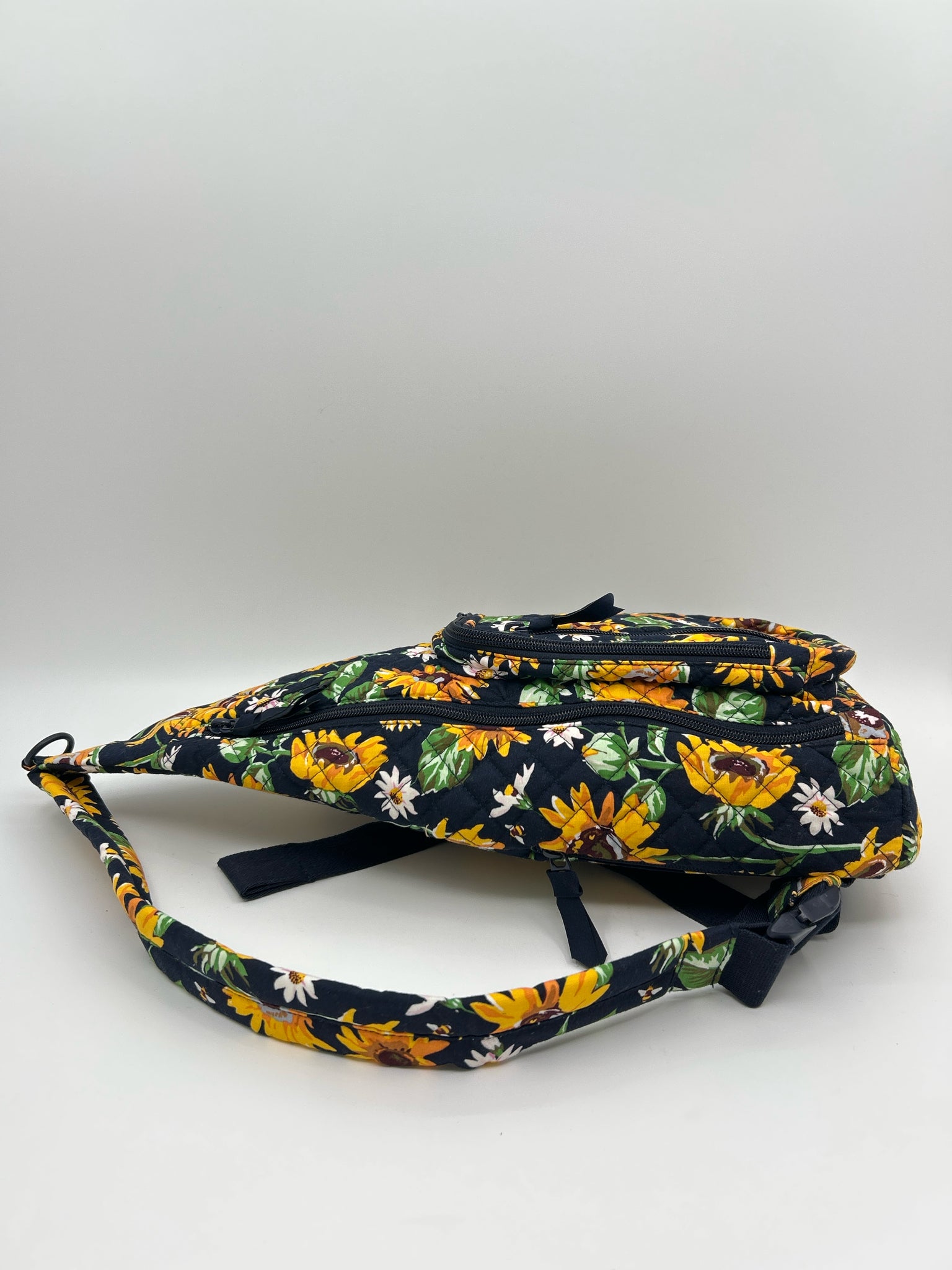 VERA BRADLEY Navy Print Women Backpack