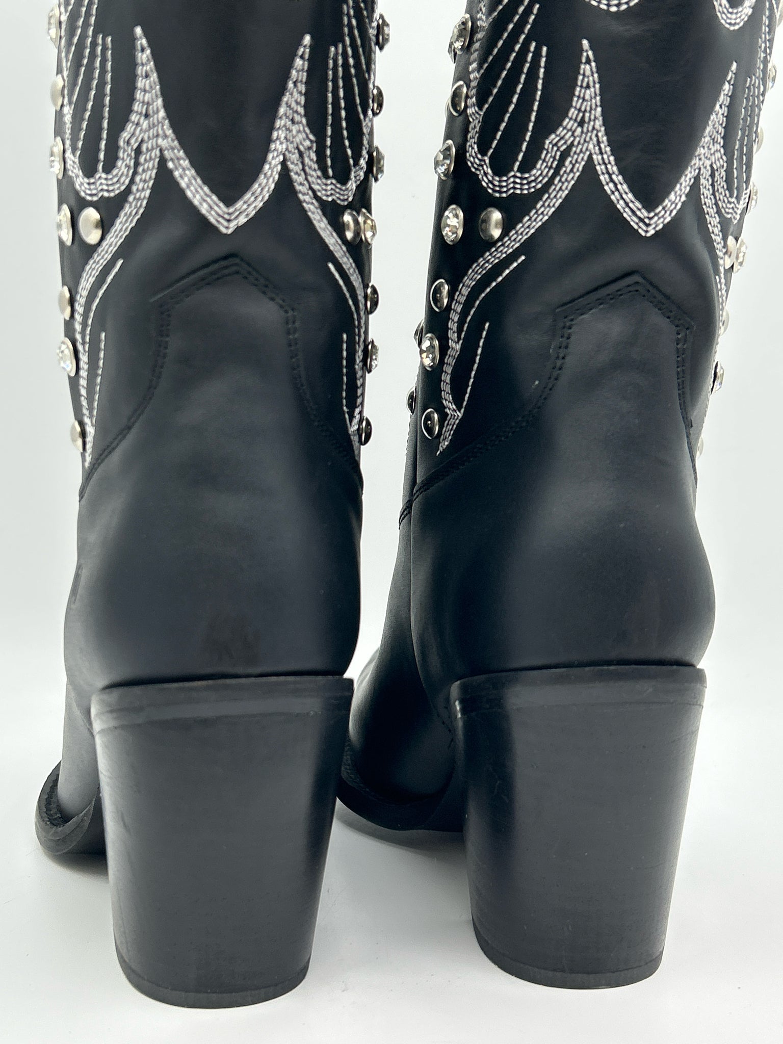 DINGO Size 8.5M Black Women Boots