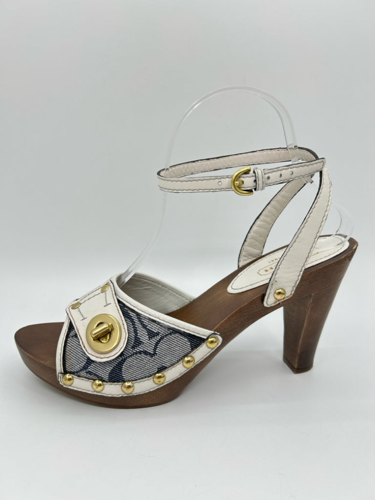 COACH Size 8.5 blue and white Women's Sandal