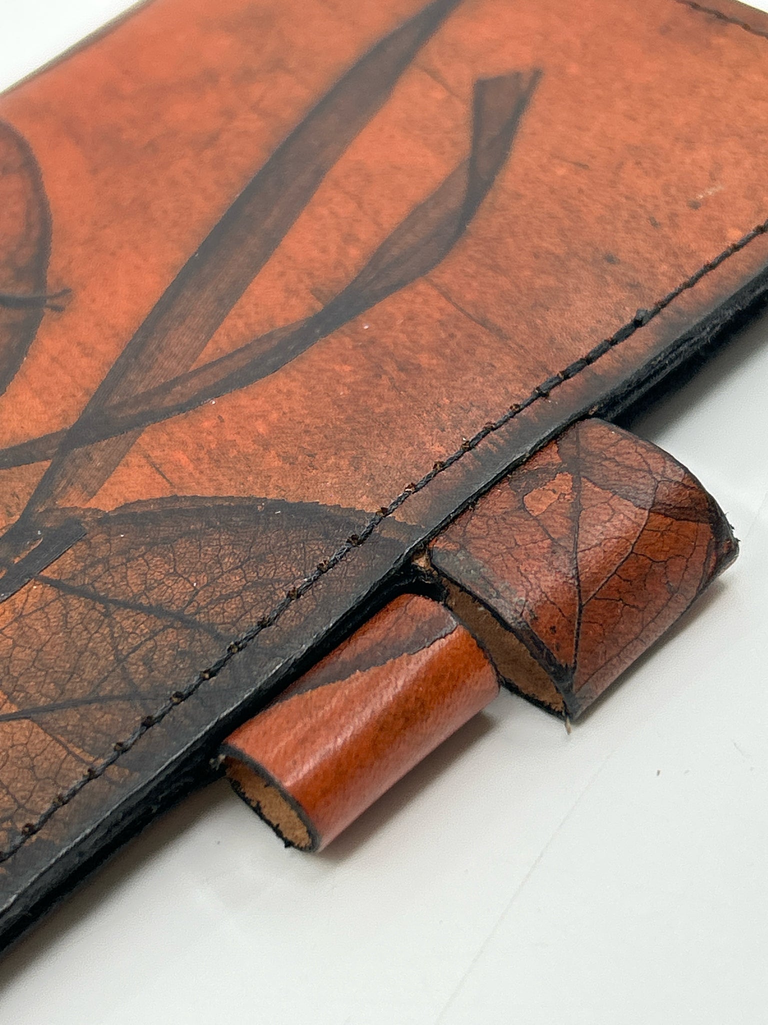 LEAF LEATHER Brown Print Accessories
