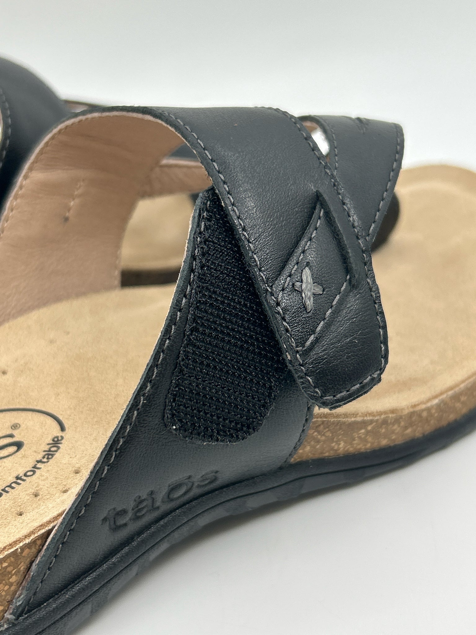 TAOS NWOB Size 6 Black Women Sandal