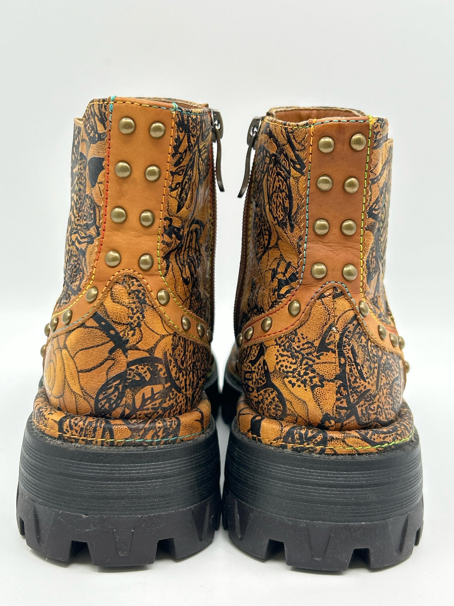 L'ARTISTE Size 38 tan & black Women Booties