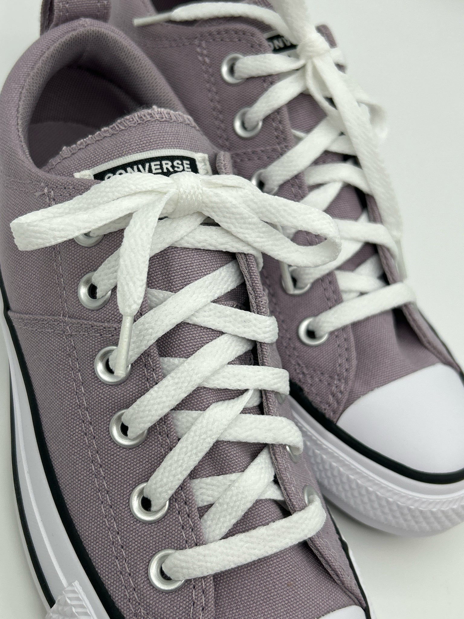 CONVERSE Size 8 Lilac Women Sneakers NWOB