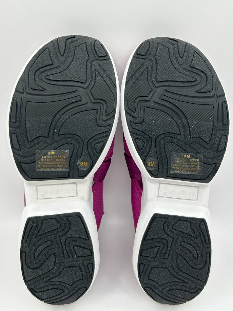 NURTURE ROAM Size 9M RASPBERRY Women's Sandal