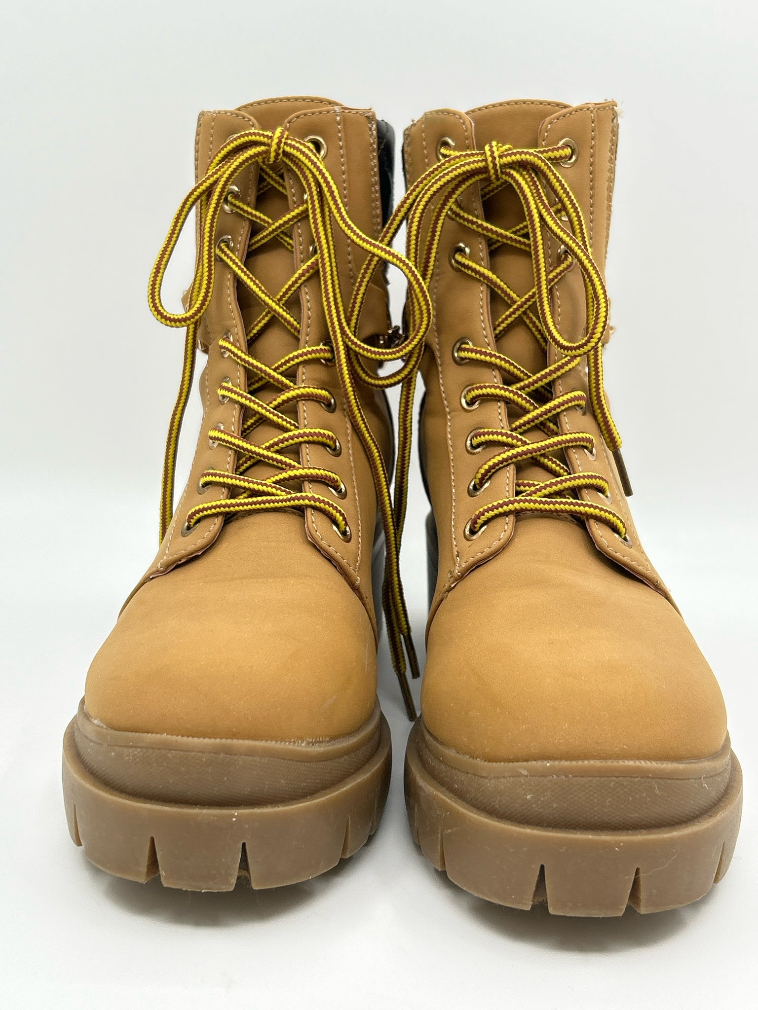 JUICY COUTURE Size 9M TAN AND BROWN Women Boots