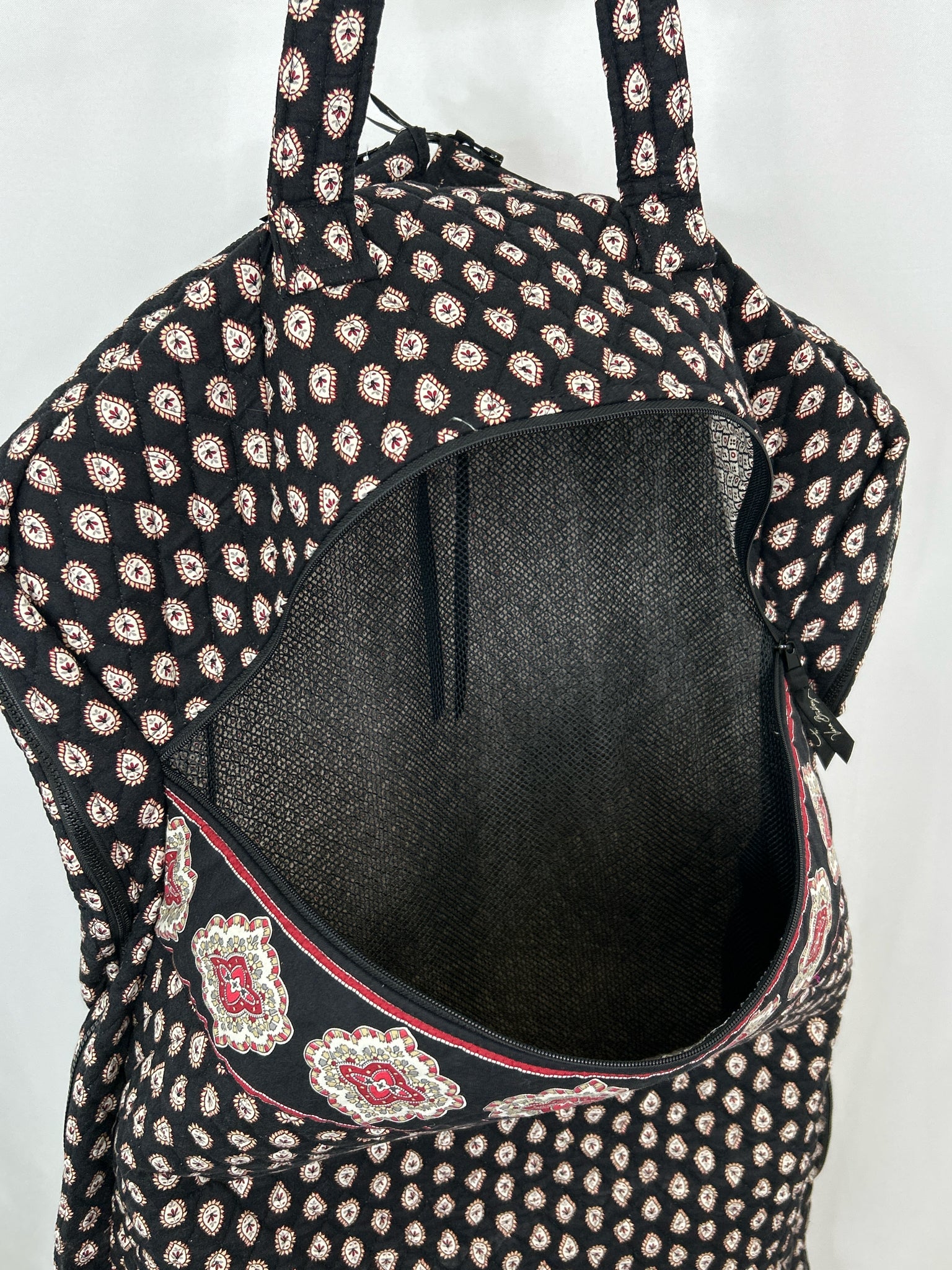 VERA BRADLEY Black Print Luggage