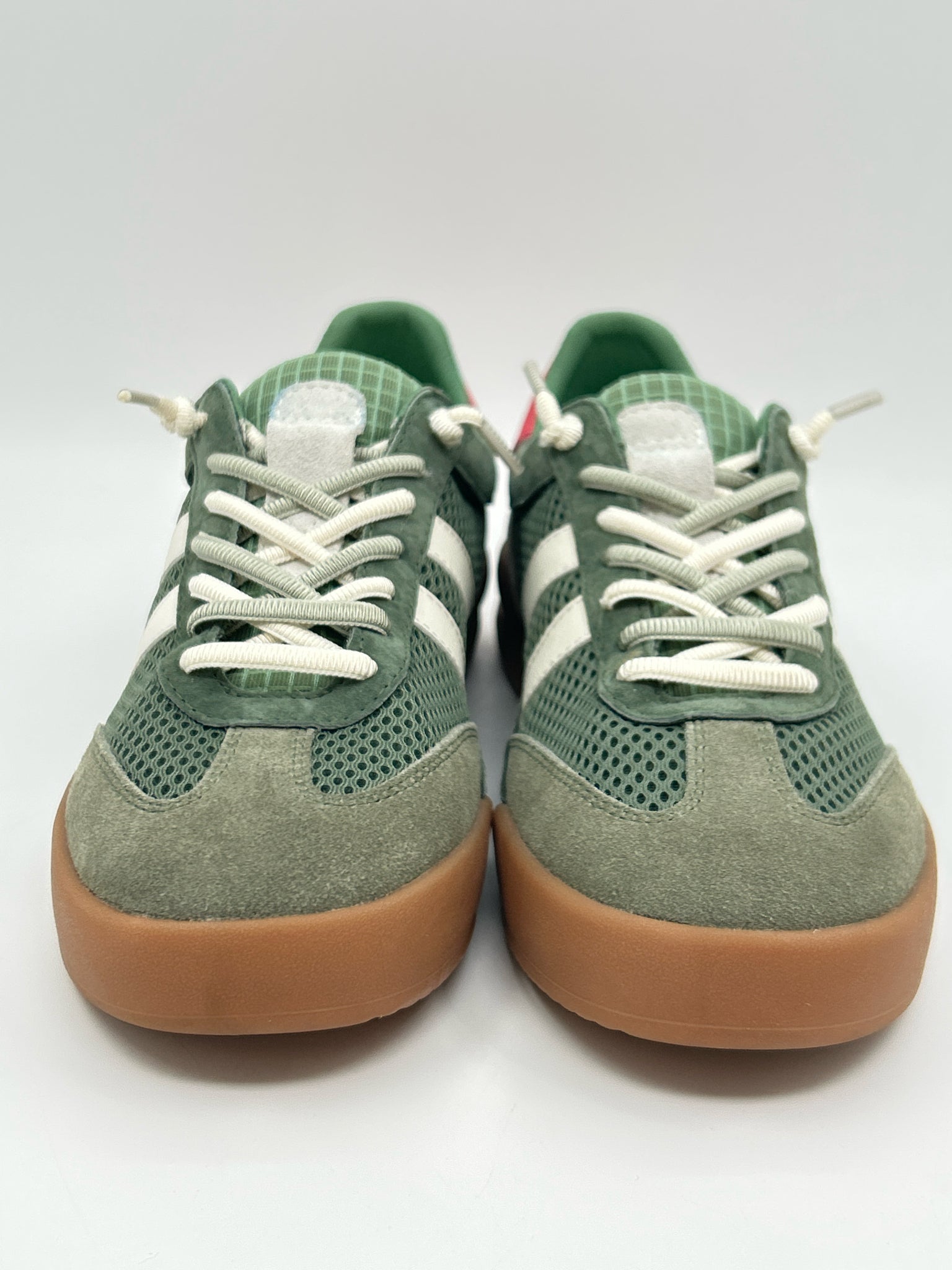 STEVE MADDEN Size 8.5 GREEN AND PINK Women Sneakers