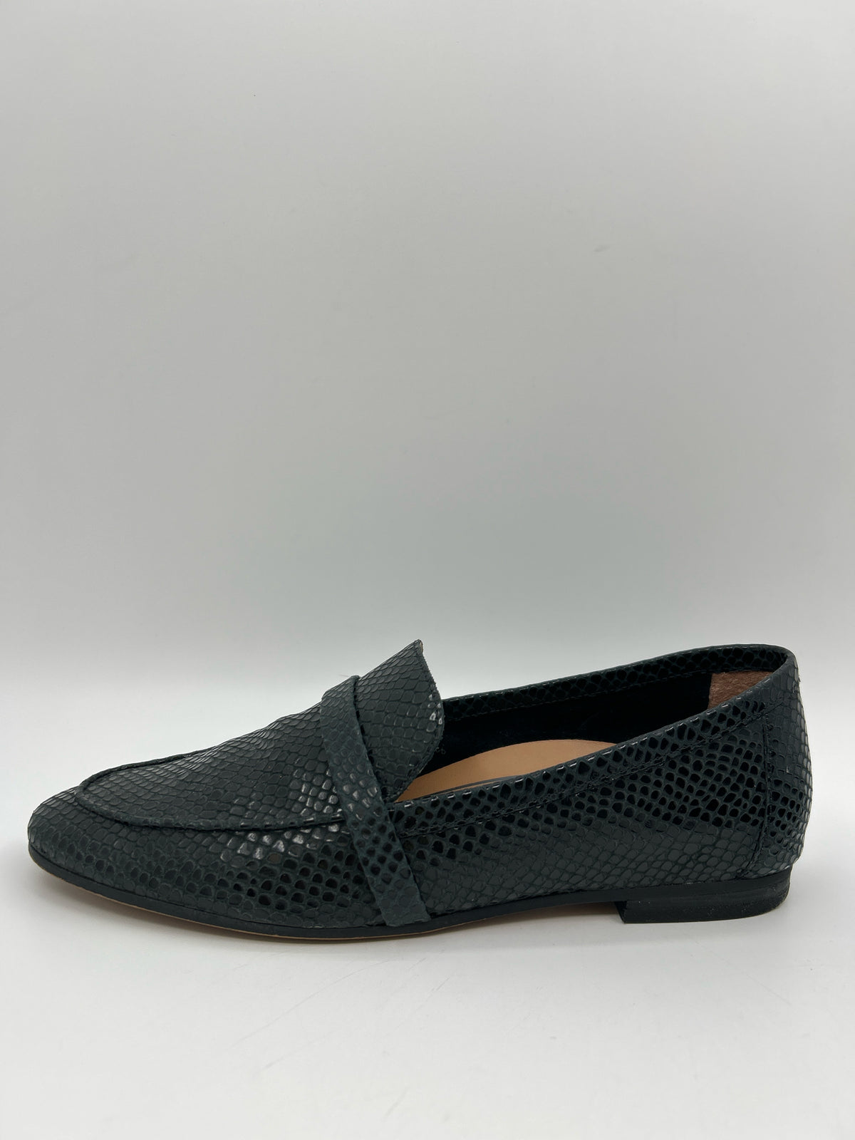 VIONIC Size 8 Black Women Loafer