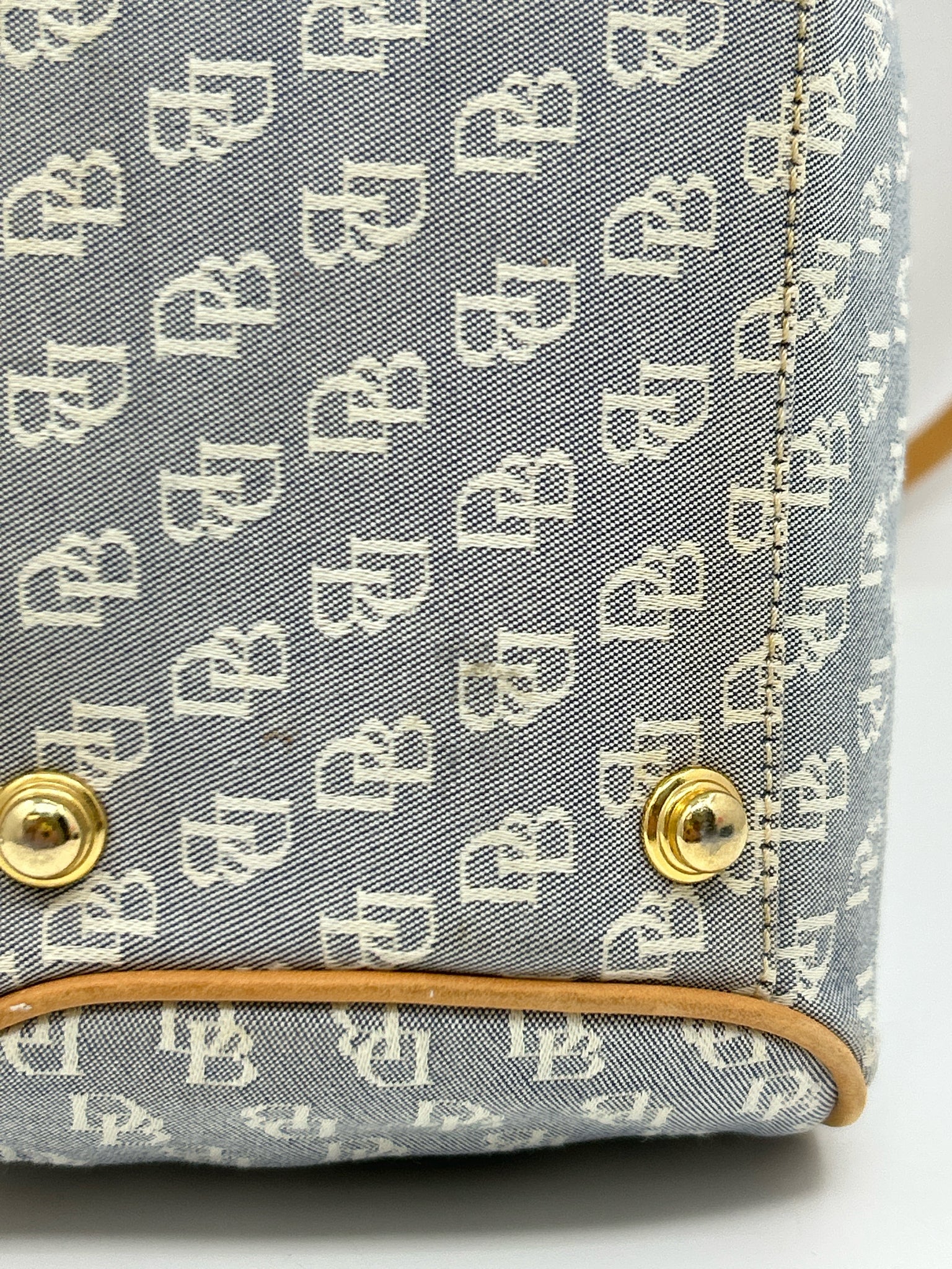 DOONEY & BOURKE GRAY AND WHITE Women Purse