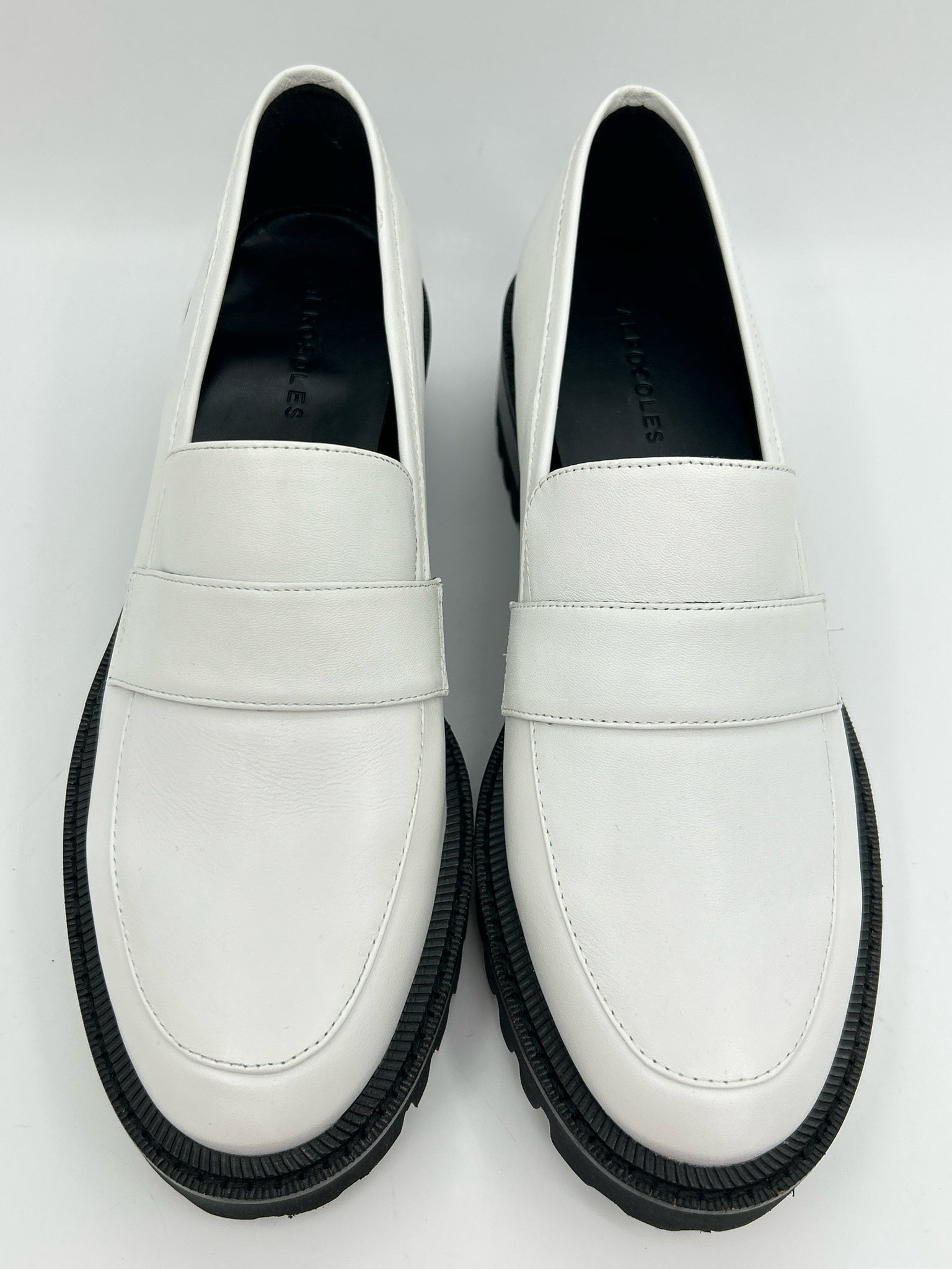 AEROSOLES Size 9M White Women Loafer