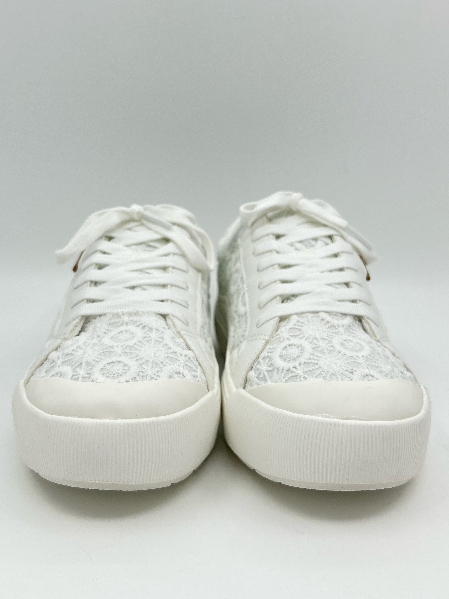 DR. SCHOLL'S Size 8.5 White Women Sneakers