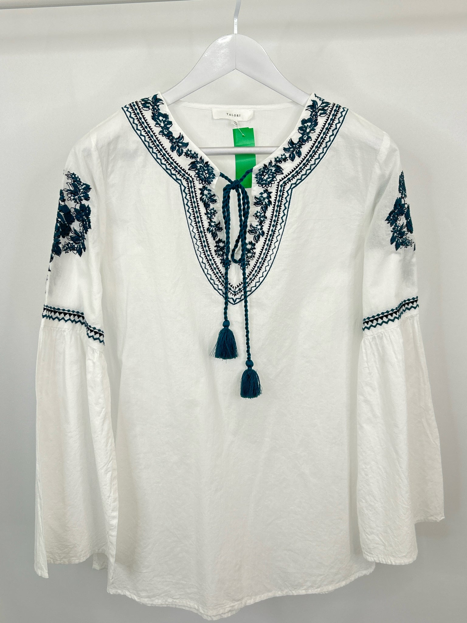 Talori Size M White Women Tunic
